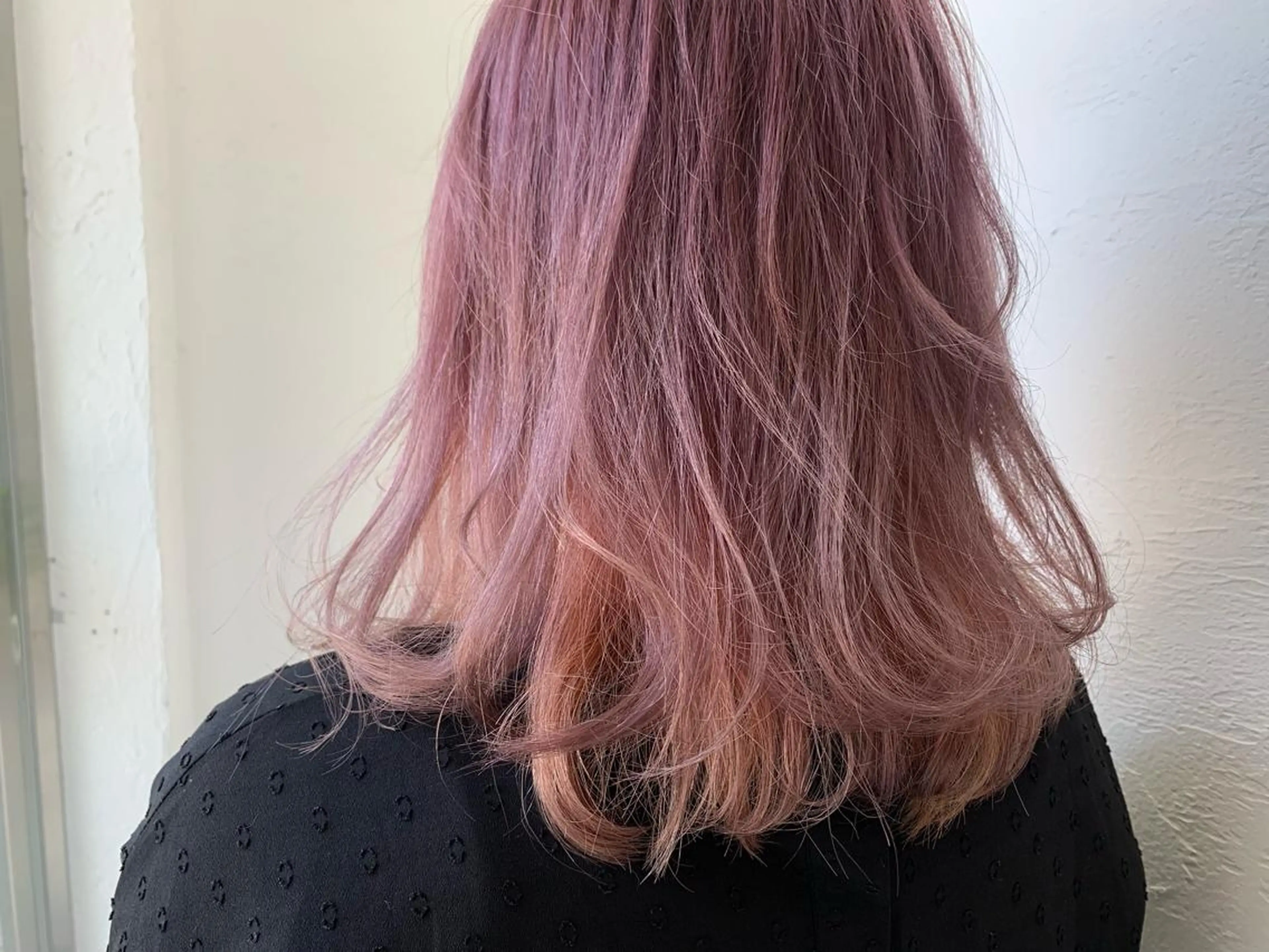 セミロング カラー fio マナミのヘアスタイル