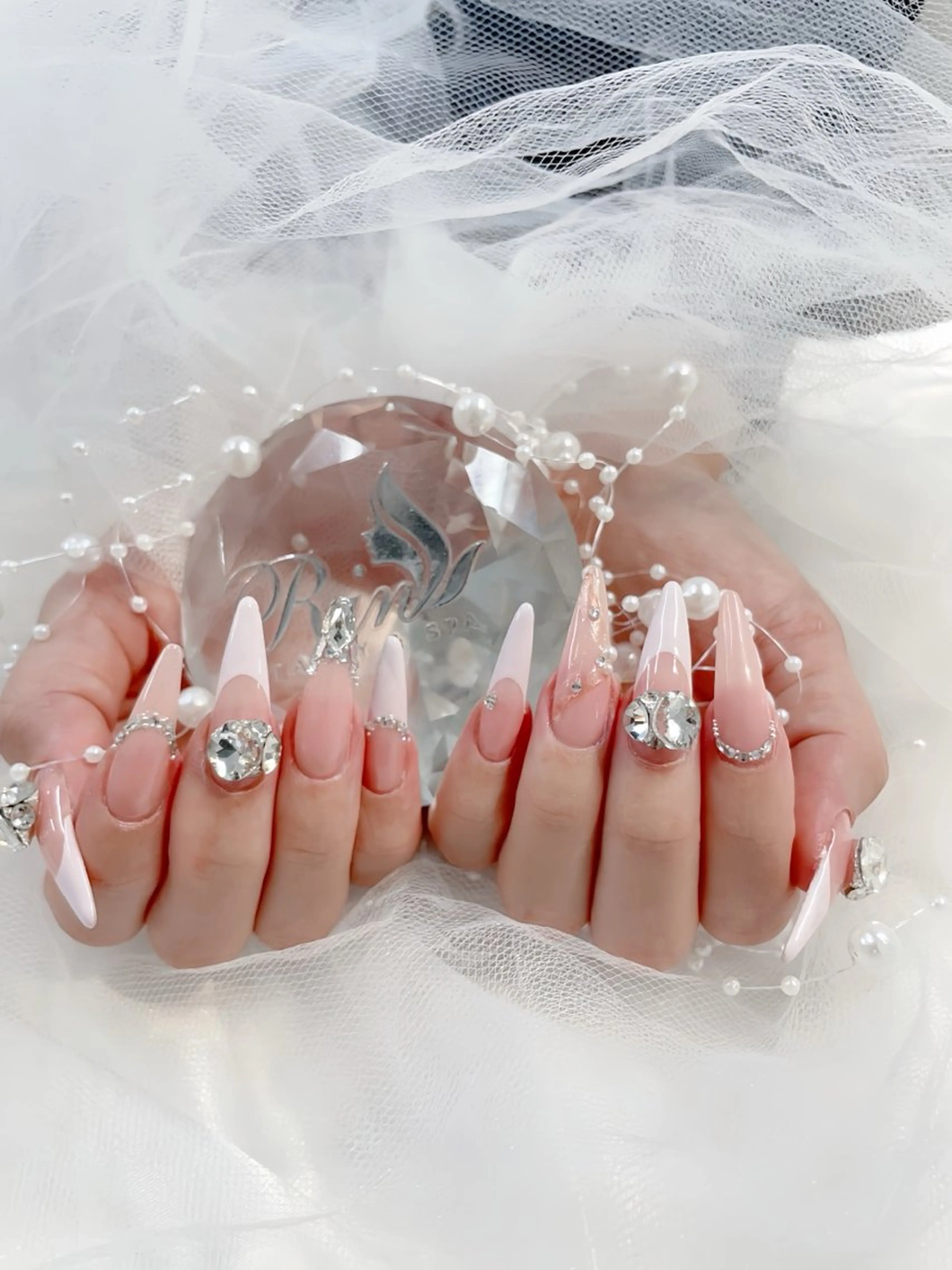 ネイル ボルドー フレンチネイル グラデーション キラキラネイル 韓国ネイル ハンドネイル Rin Nail Shinokuboのネイルデザイン