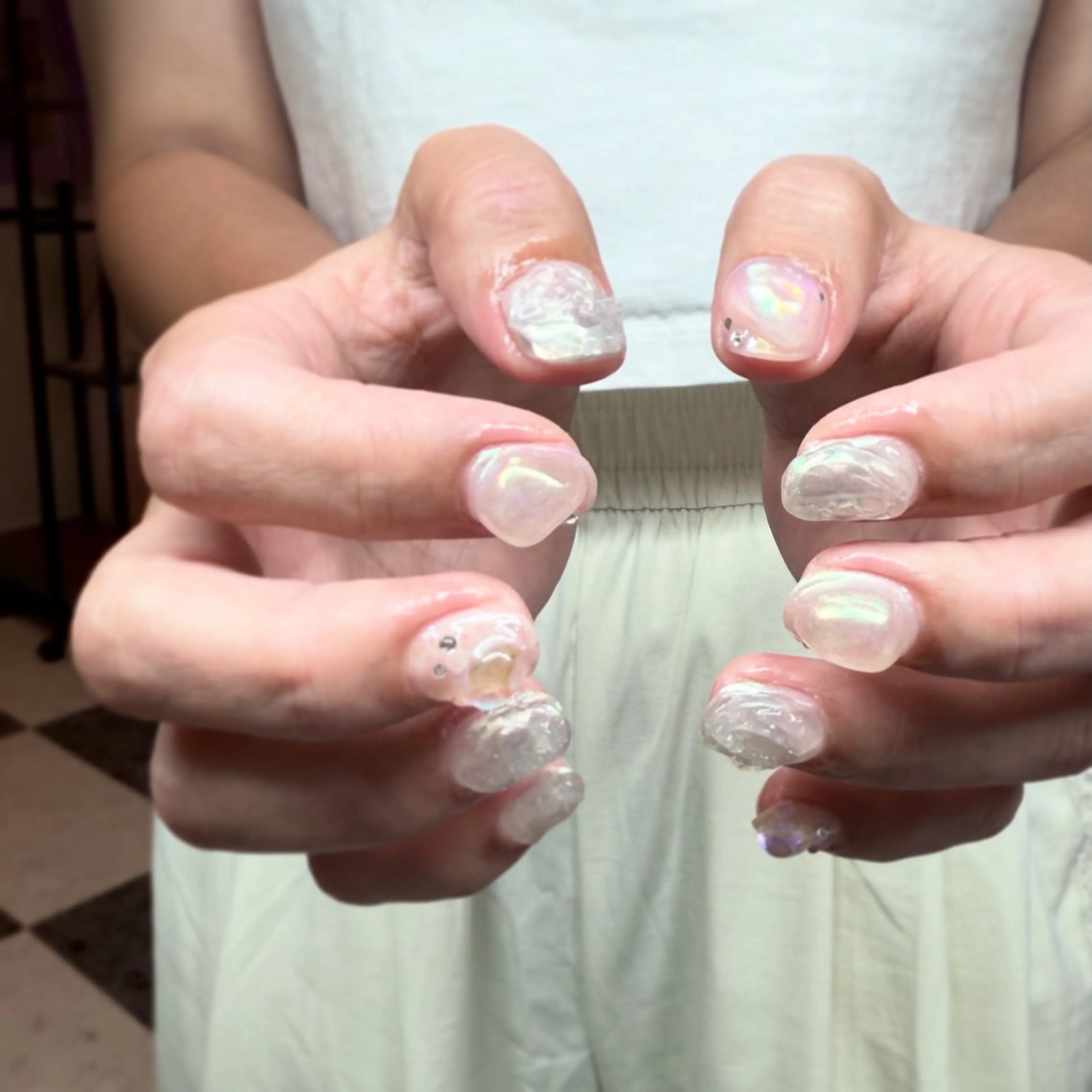 ネイル オーロラネイル ニュアンスネイル シンプルネイル ハンドネイル posa nail モエミのネイルデザイン