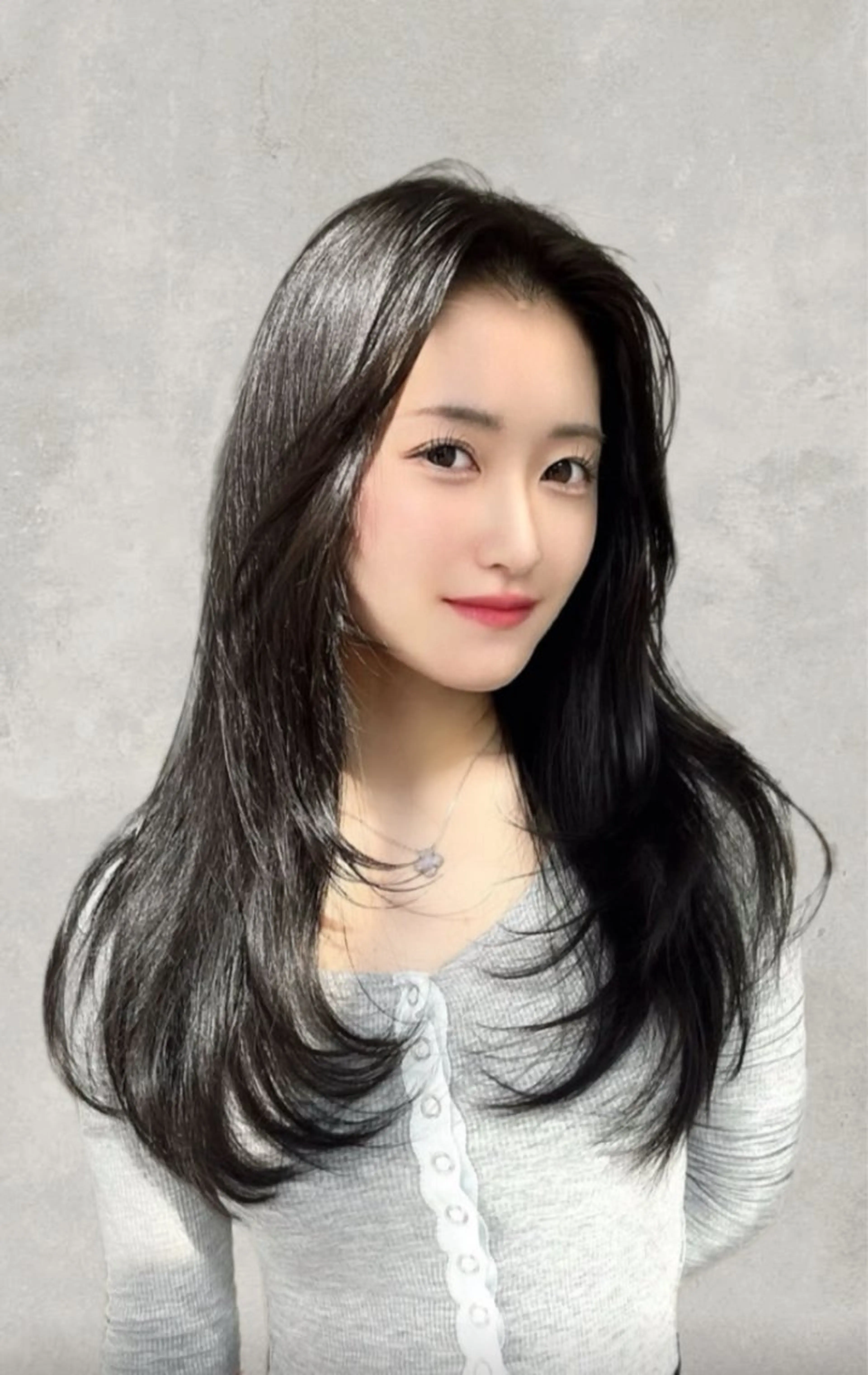 セミロング レイヤー/髪質改善 /透け感カラー/艶髪のヘアスタイル