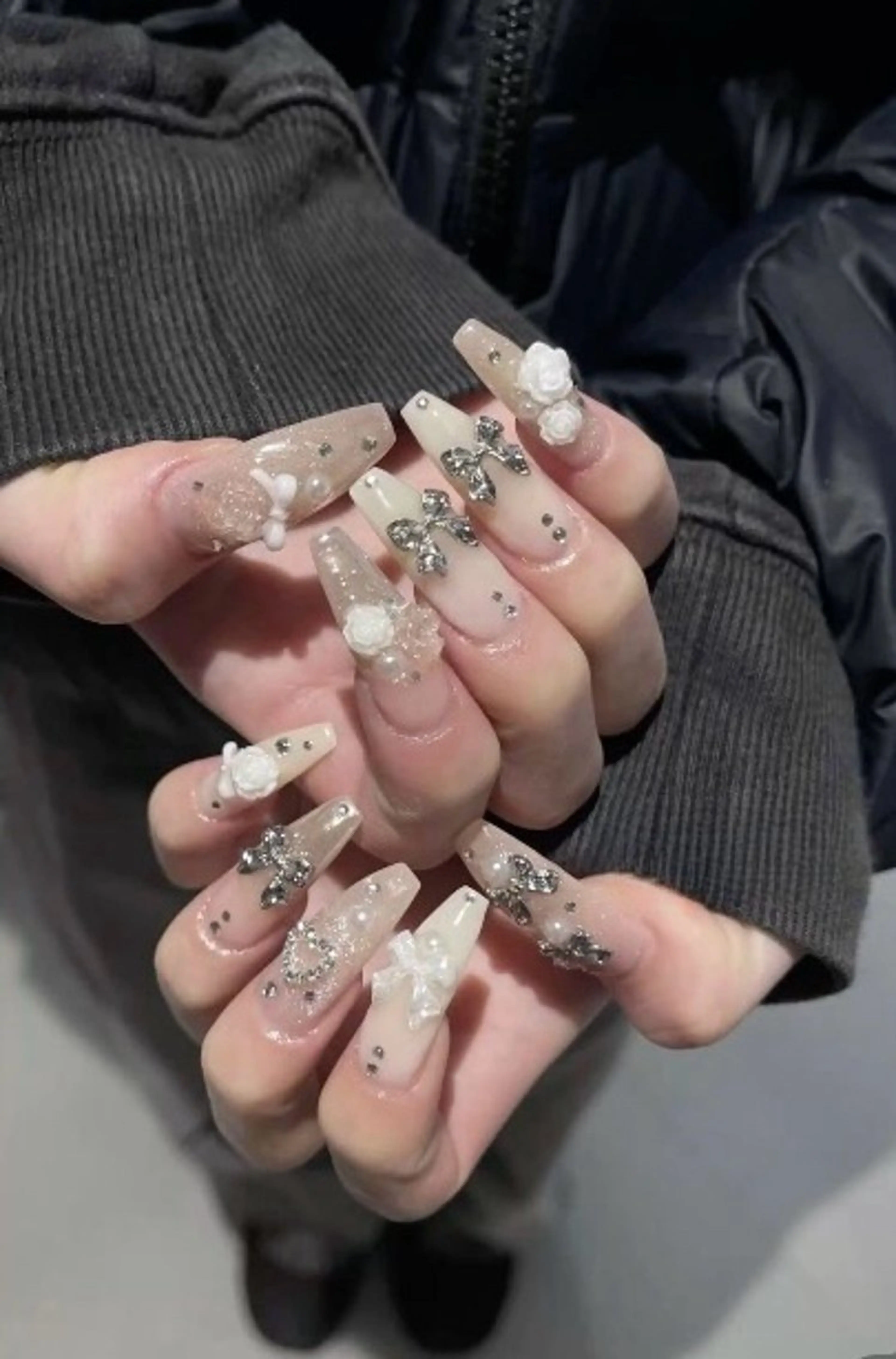 カラー グラデーションカラー ピンクカラー ハンドネイル AIN Nailのネイルデザイン