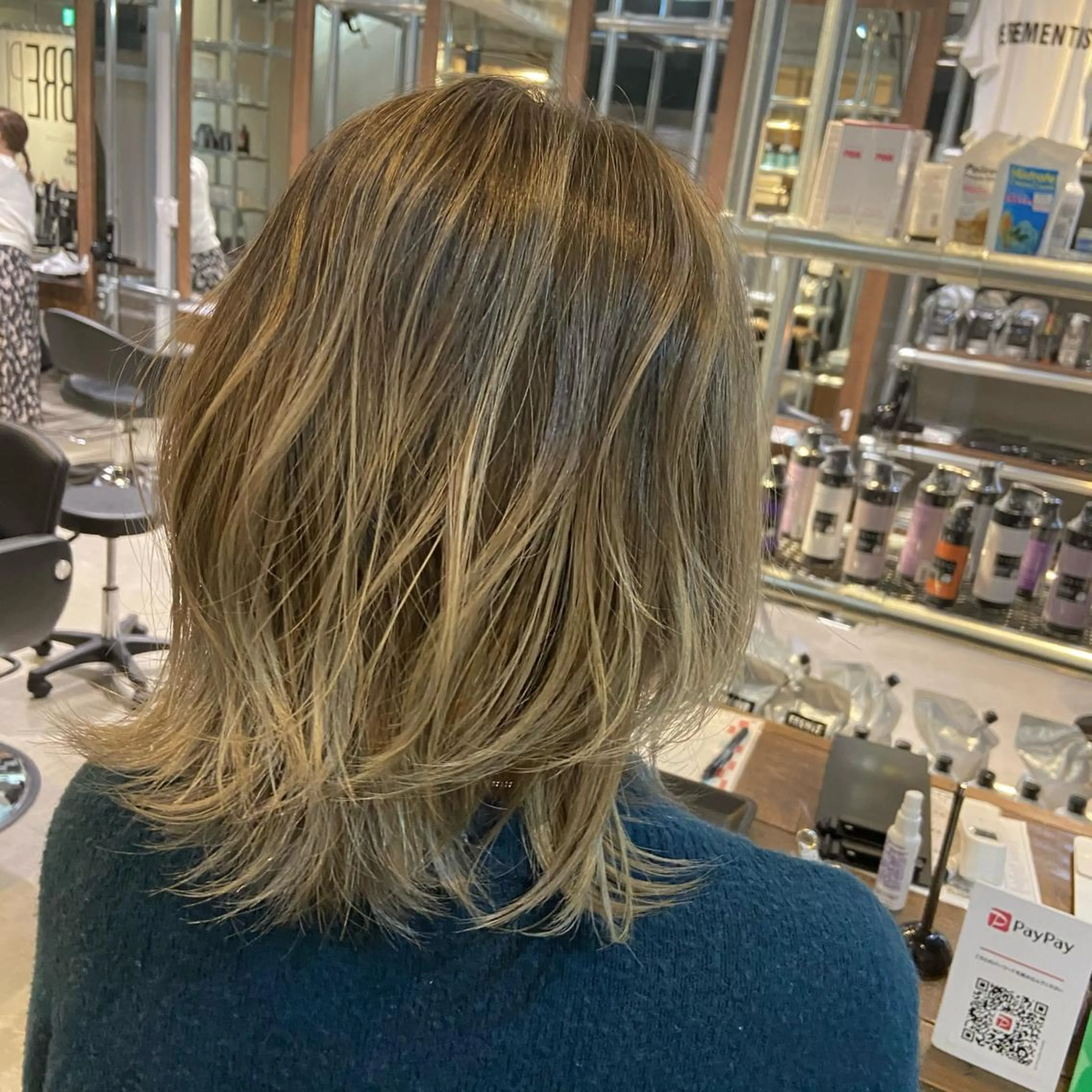 ミディアム 宮下 愛璃紗のヘアスタイル