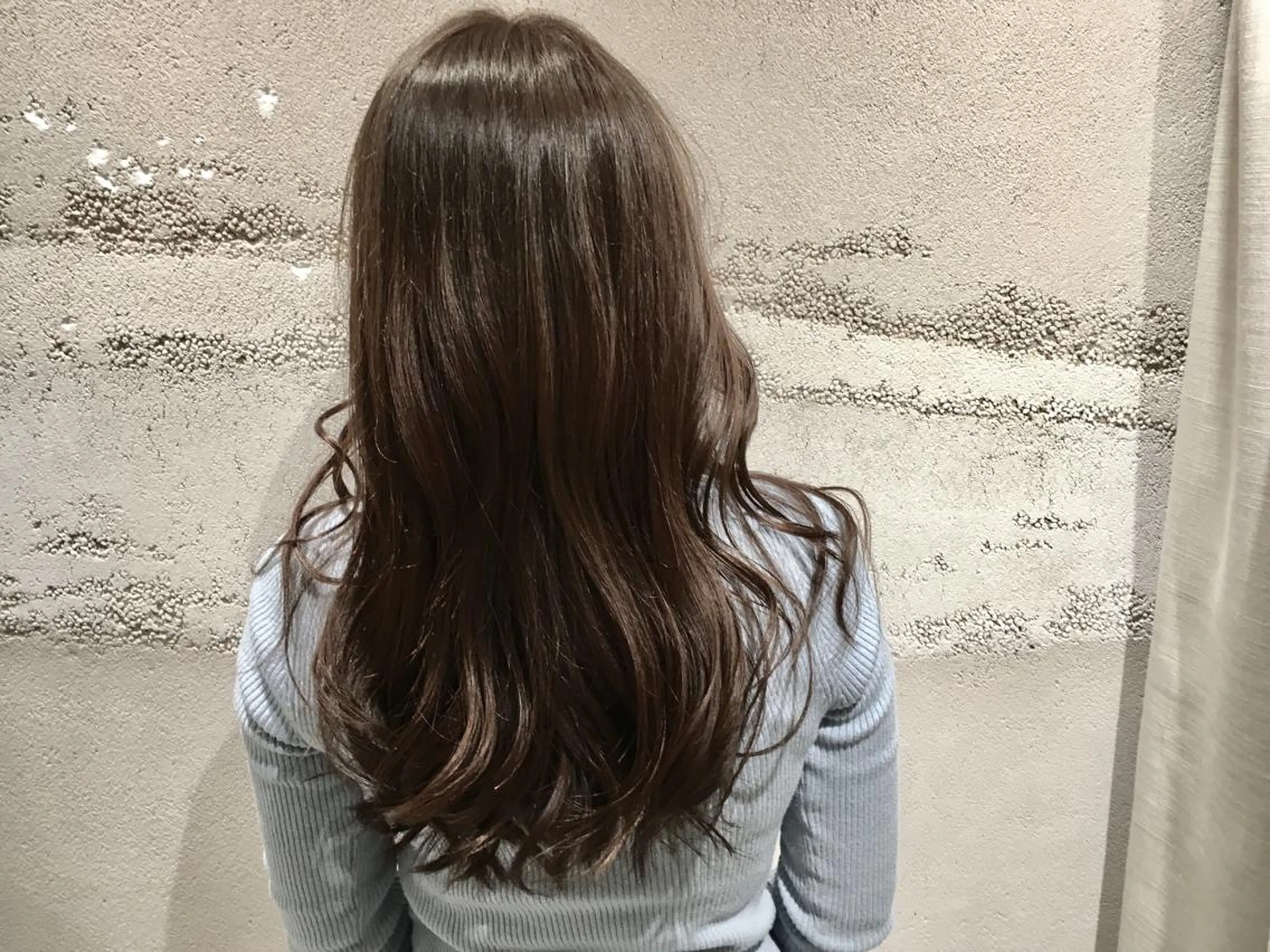 ロング カラー ブリーチ ダブルカラー ブリーチなしカラー 髪質改善カラー、美髪 トリートメント専門のヘアスタイル