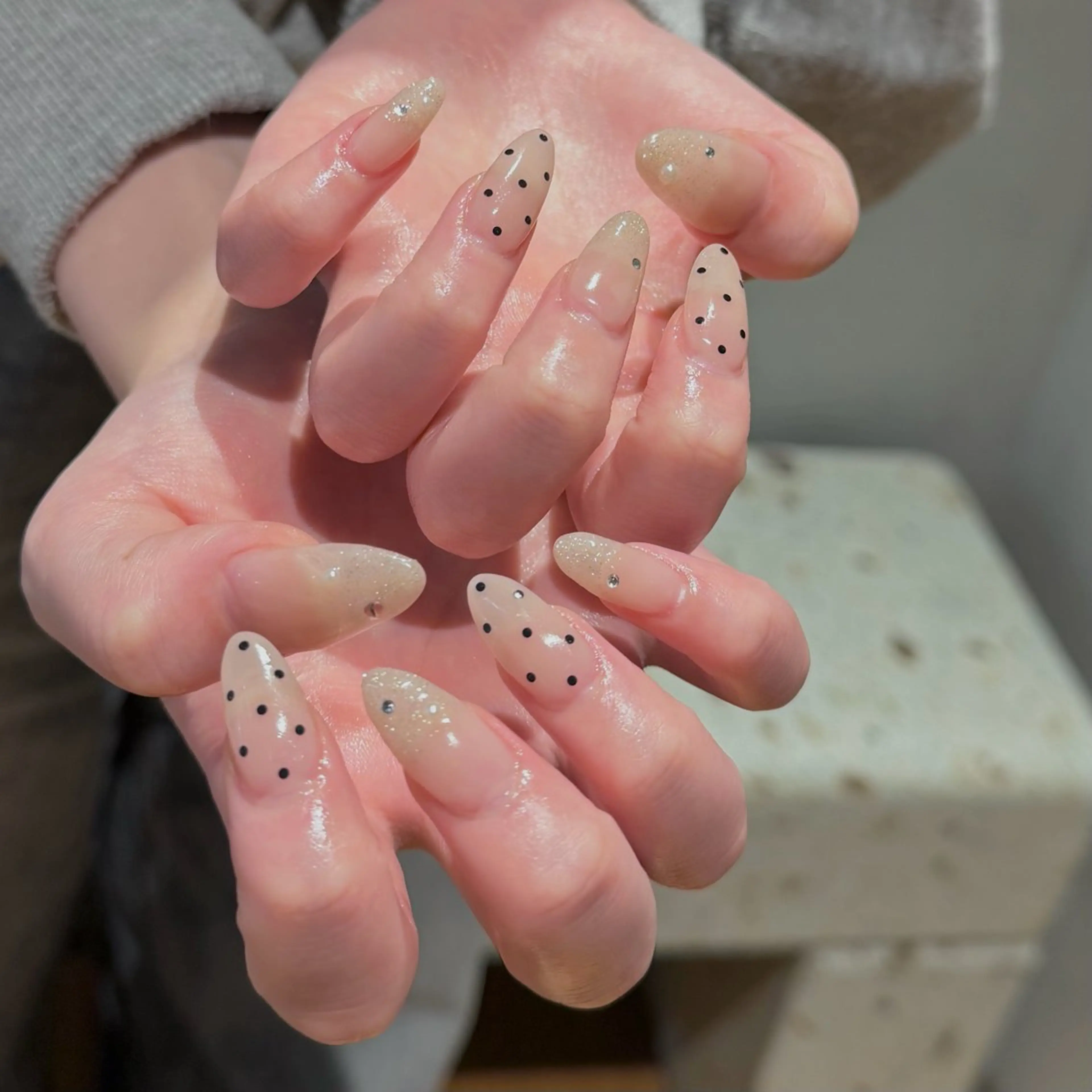 ネイル ドット ラメ(グリッター) ラメグラデーション 渡辺 愛のネイルデザイン