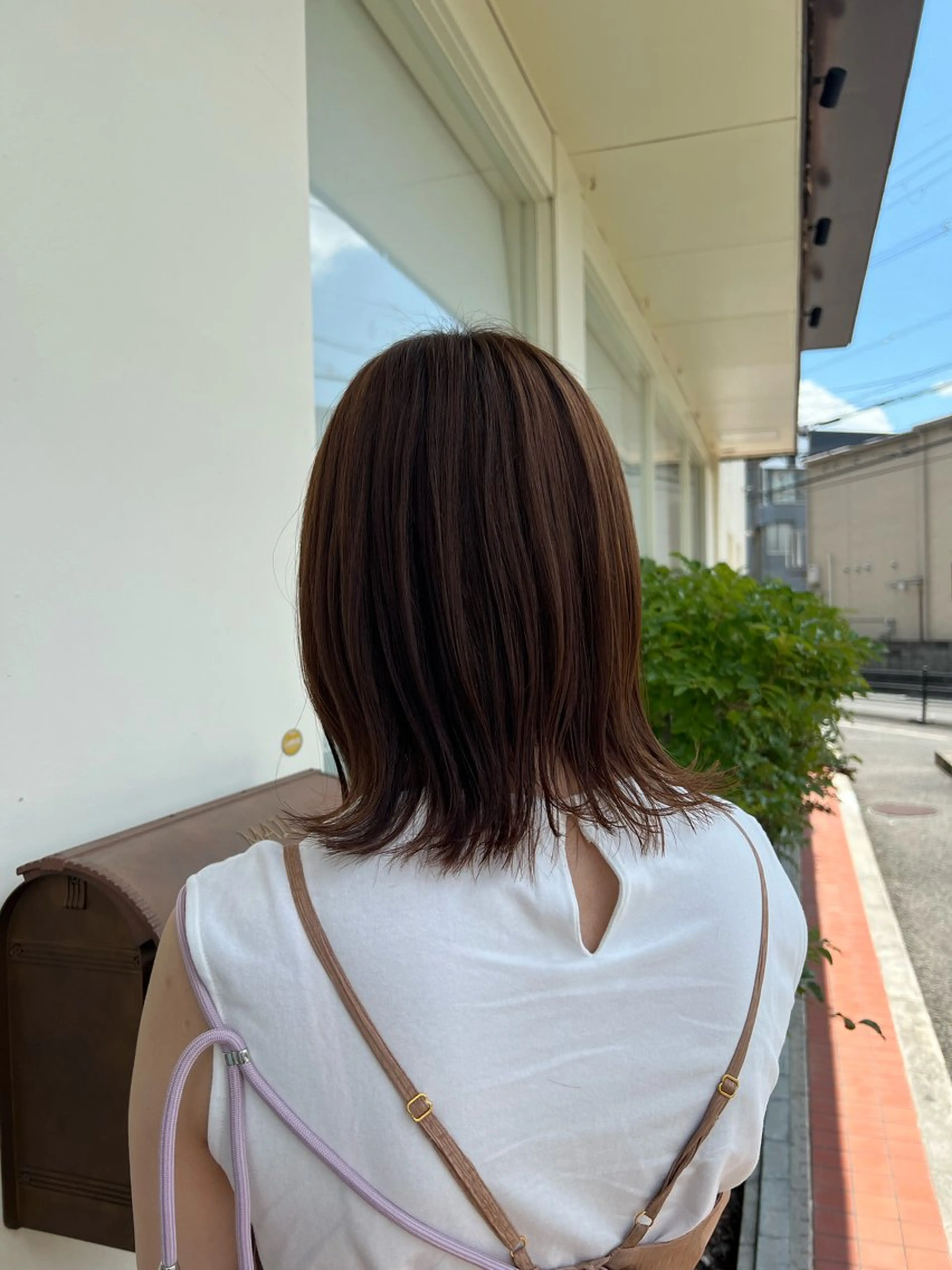 セミロング YURINO /ボブ ベージュ/ハイトーンのヘアスタイル