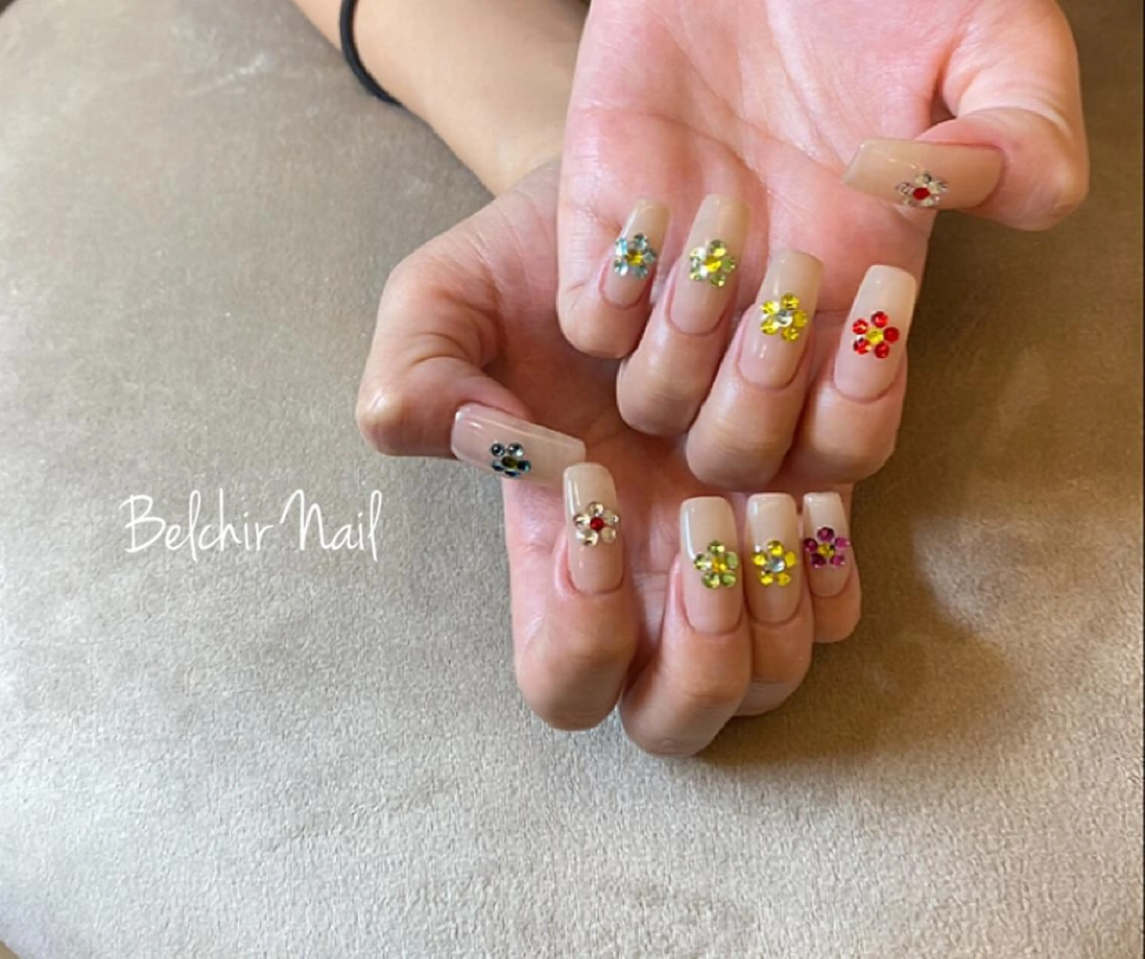 ネイル シンプルネイル フリーランス¨̮⃝ ネイリストOKADAのネイルデザイン