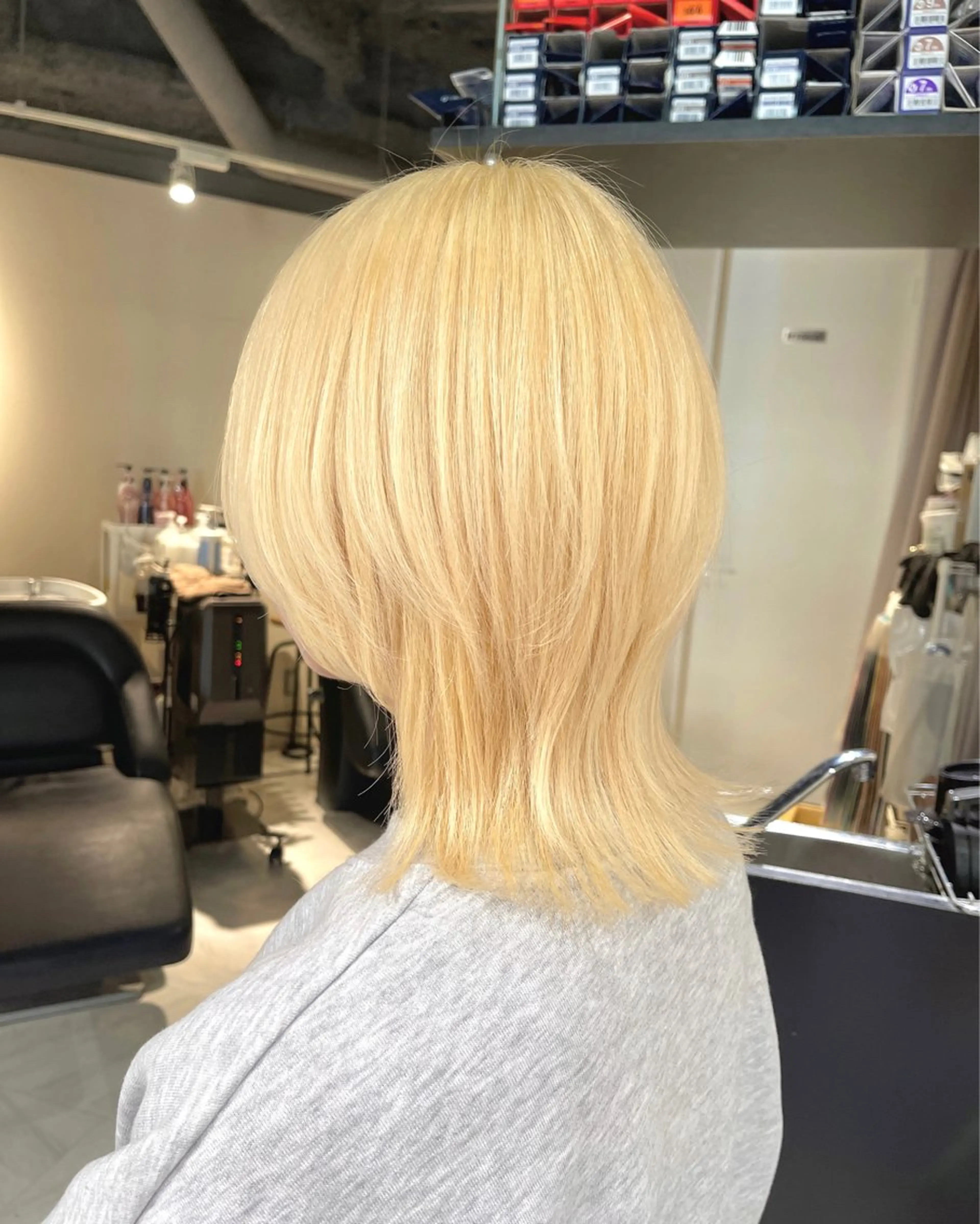 ミディアム カラー ヘアカラー 渋谷🤍ハイトーン、 エクステ🤍アミルのヘアスタイル