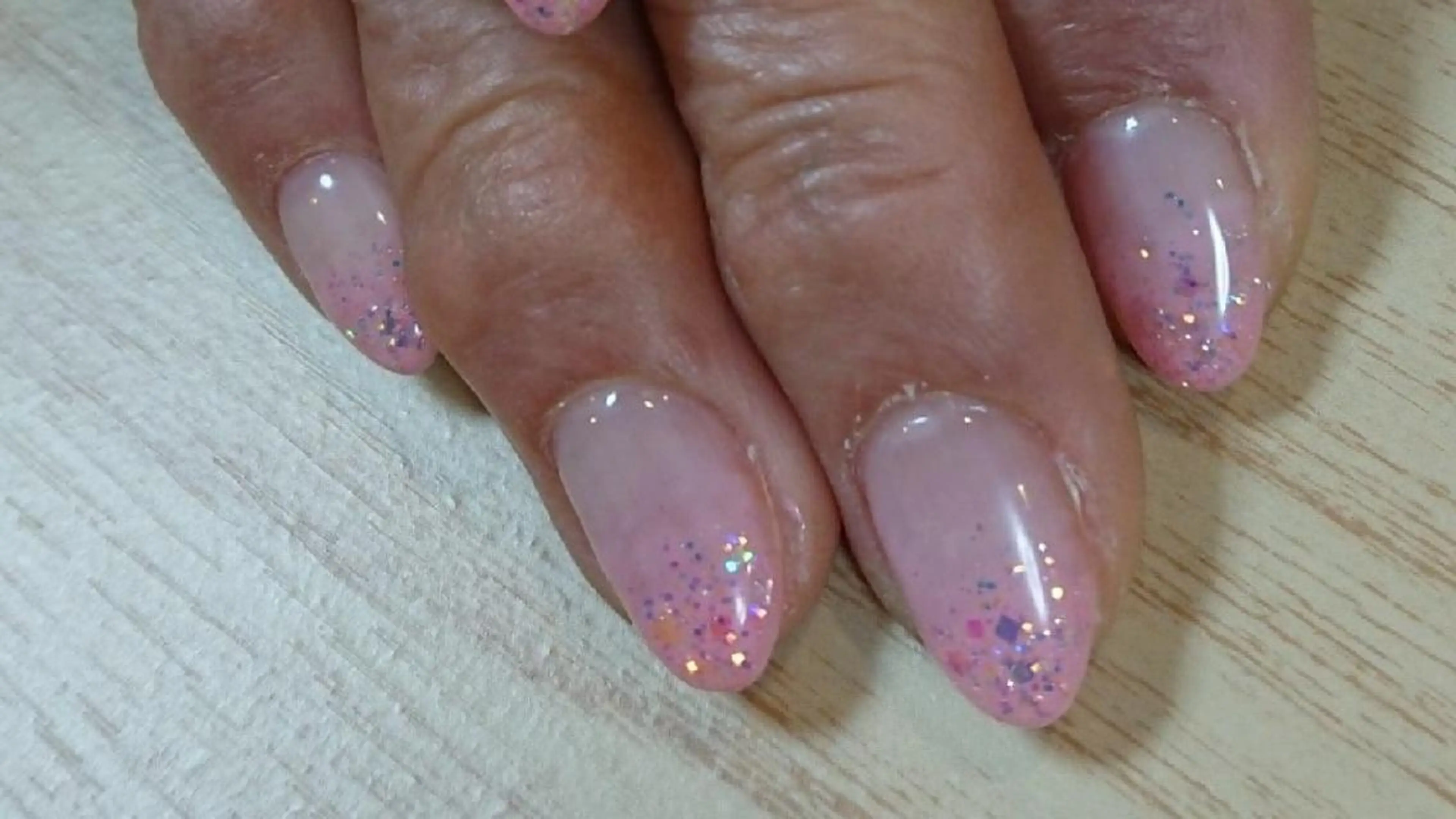 ネイル グラデーション ラメ(グリッター) ピンク Lilith Nailのネイルデザイン