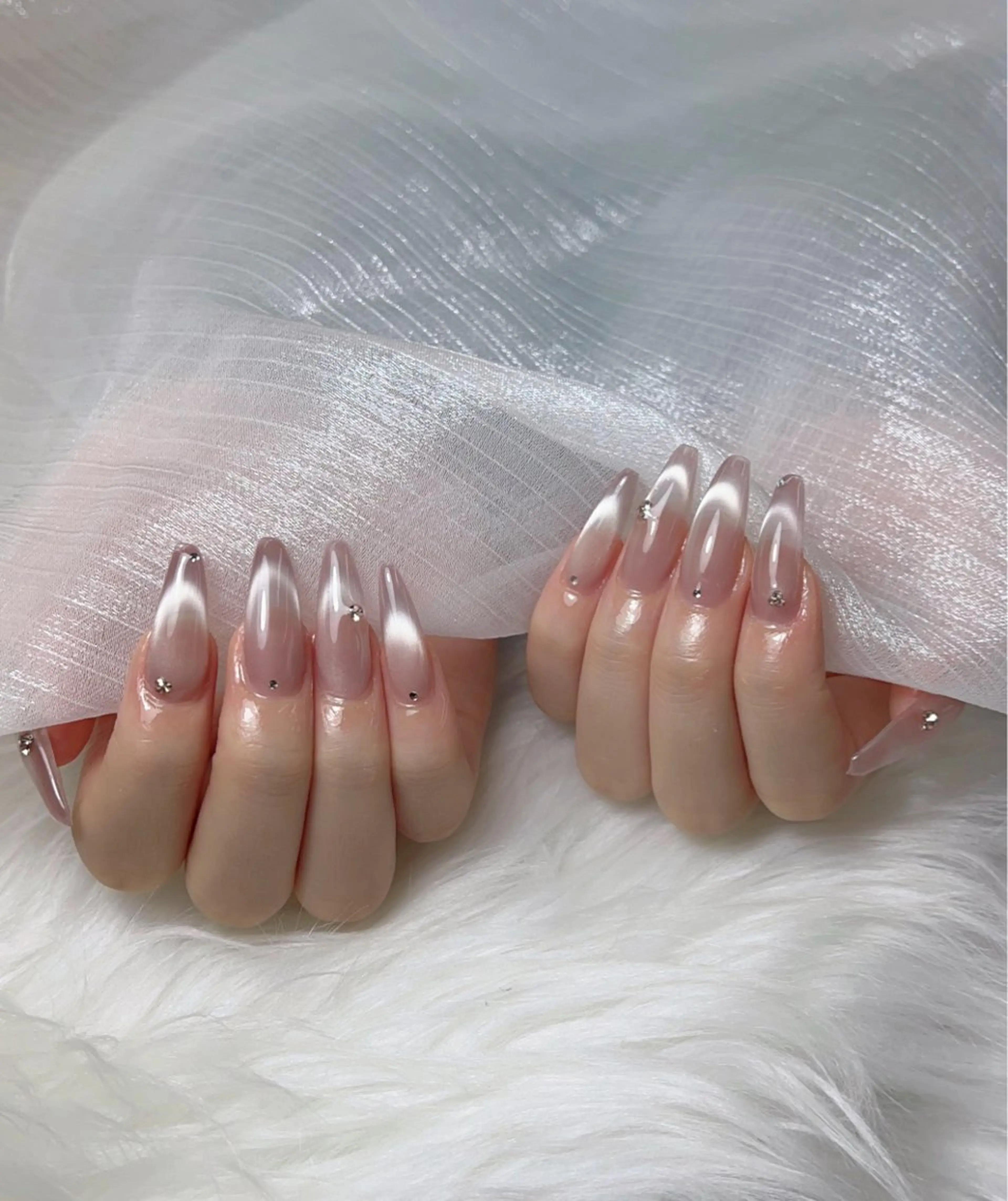 ネイル ジェルネイル ガーリー 韓国ネイル ニュアンスネイル シンプルネイル ハンドネイル KING_NAIL YUMIのネイルデザイン