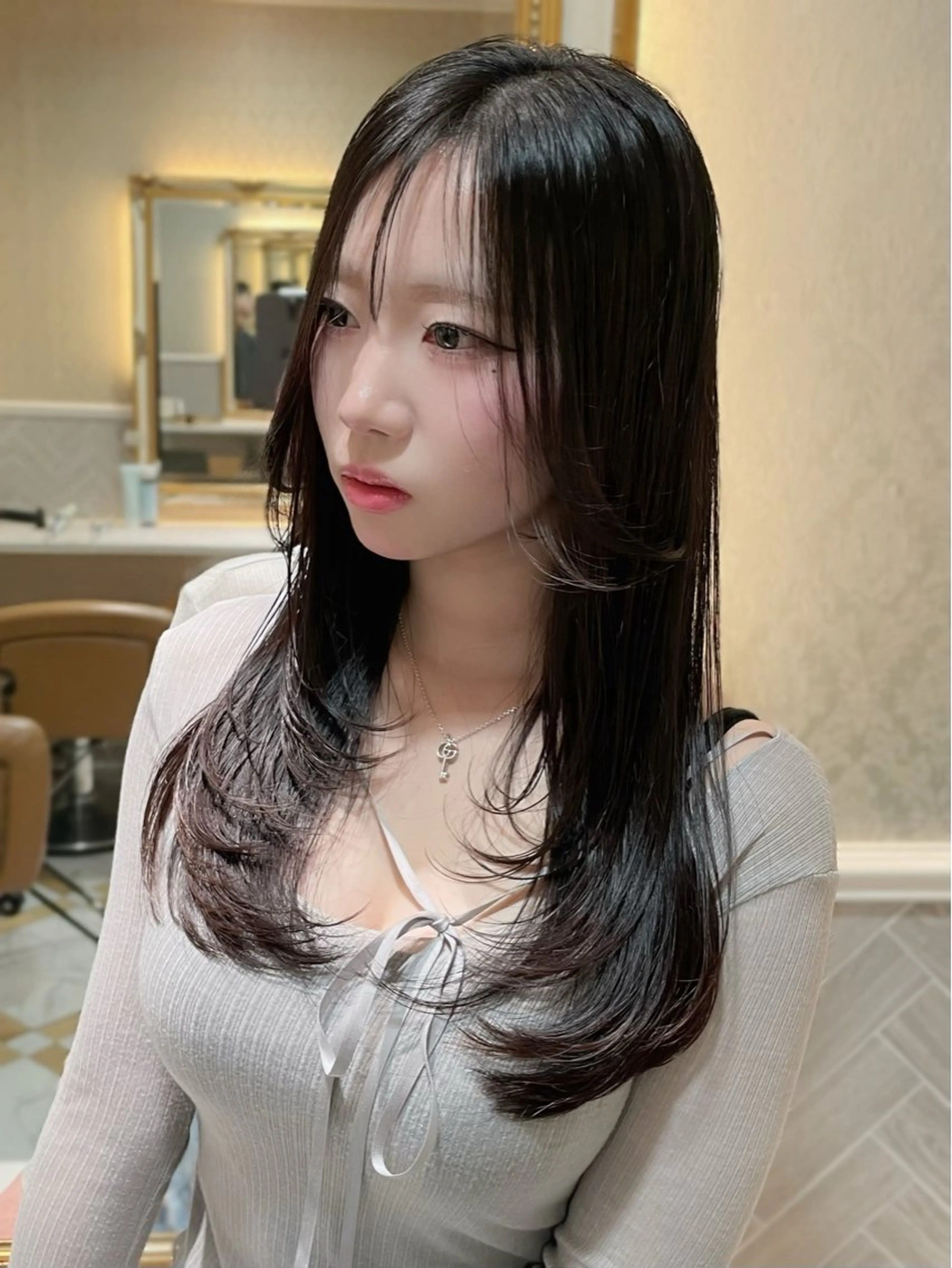 ロング 髪質改善 韓国風ヘア レイヤーカット ロング 縮毛矯正 カット ヘアカラー トリートメント 美髪縮毛矯正🤍 髪質改善/Shinaのヘアスタイル