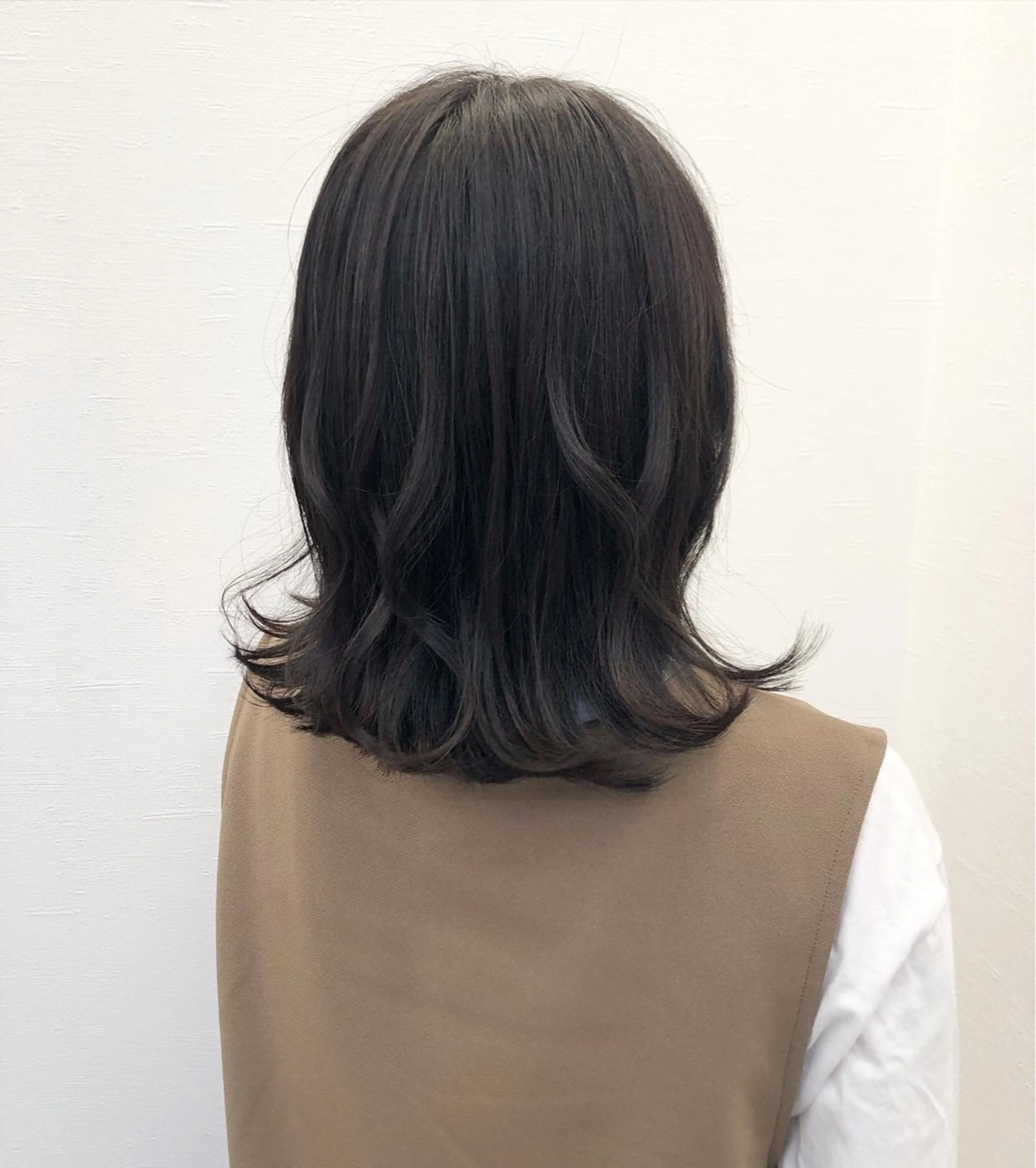 ミディアム ツノガイ エリのヘアスタイル
