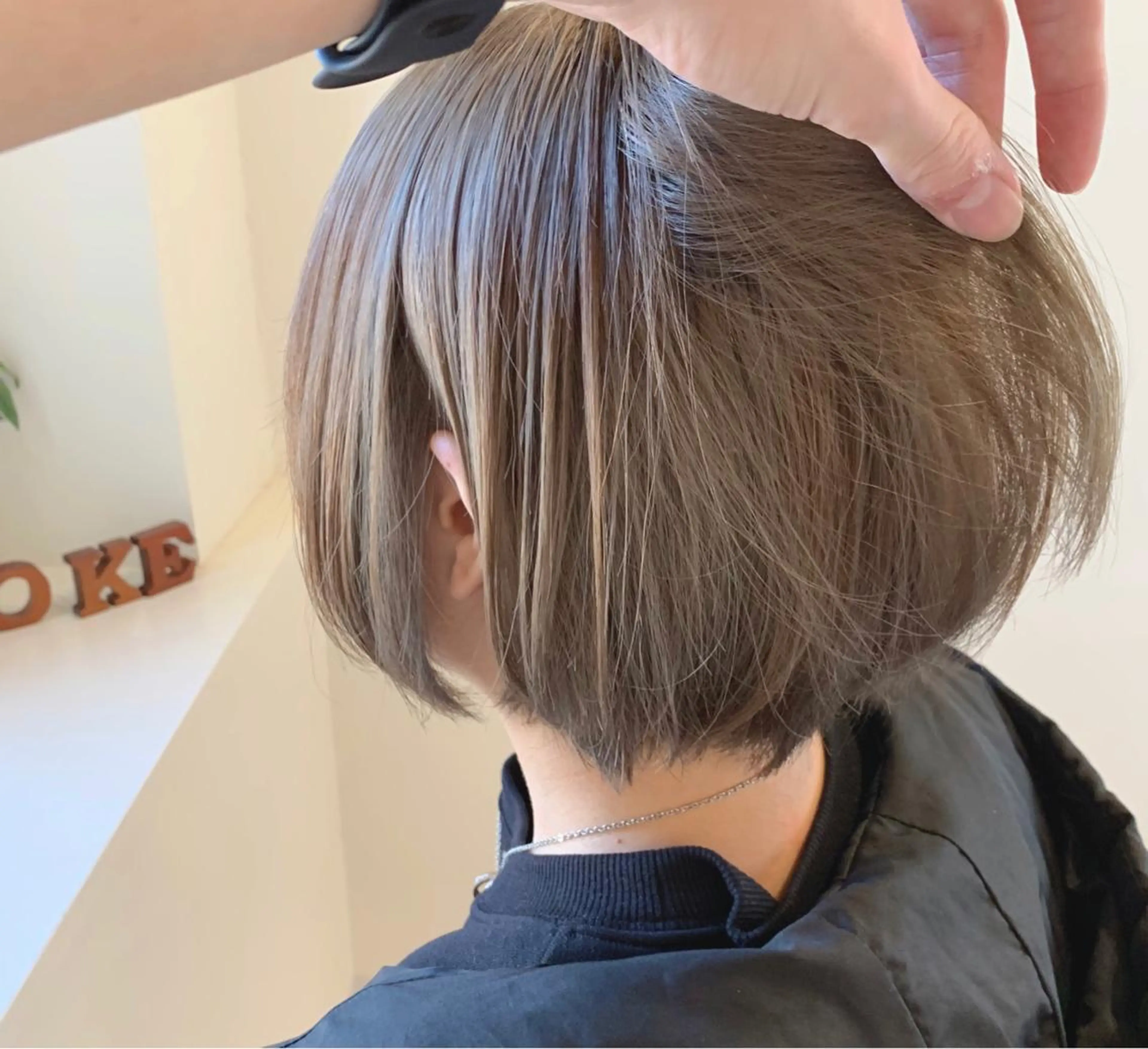 ショート 清水 亮太／赤み消しカラーのヘアスタイル