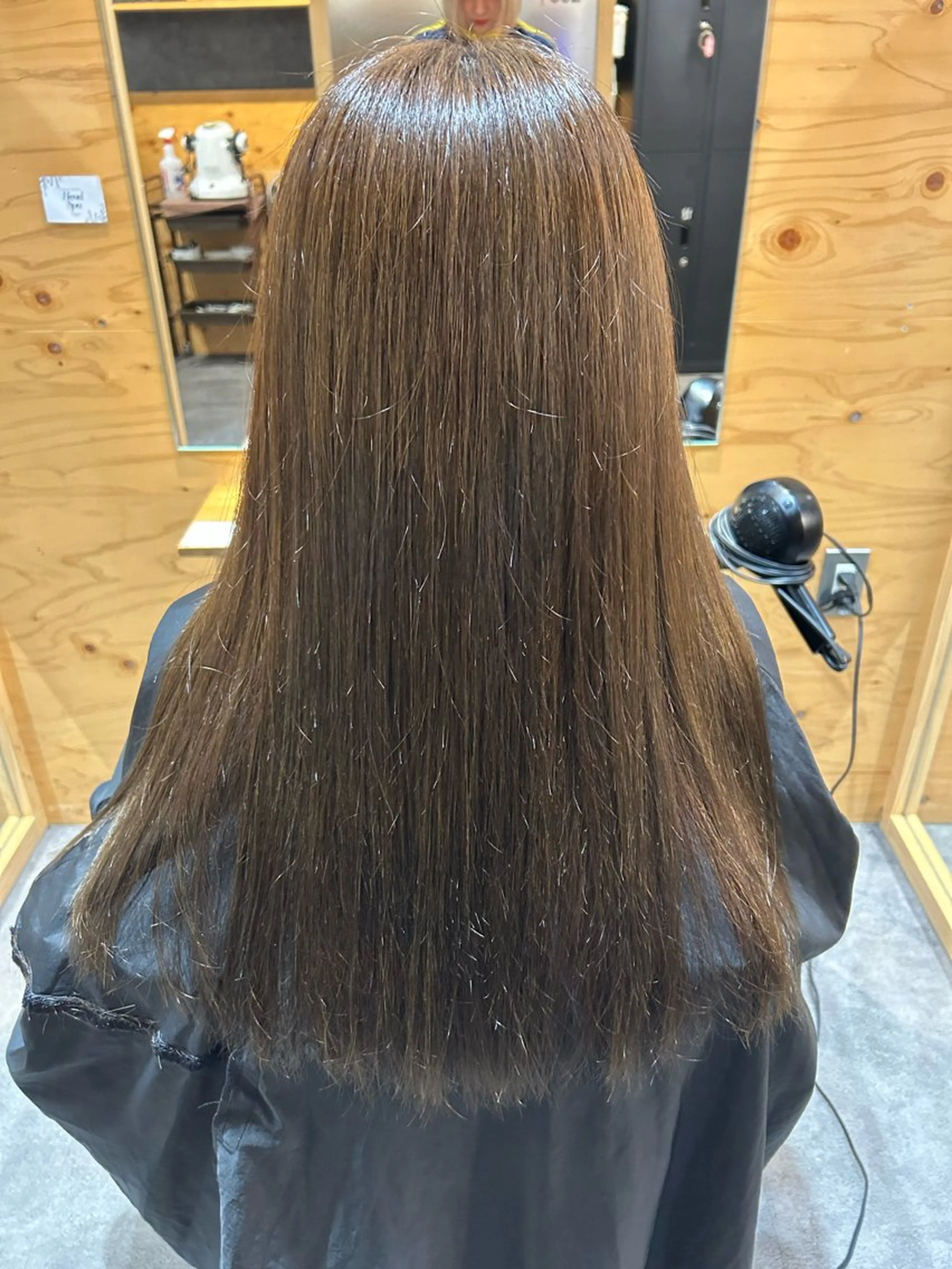 ロング 松岡 美紀のヘアスタイル