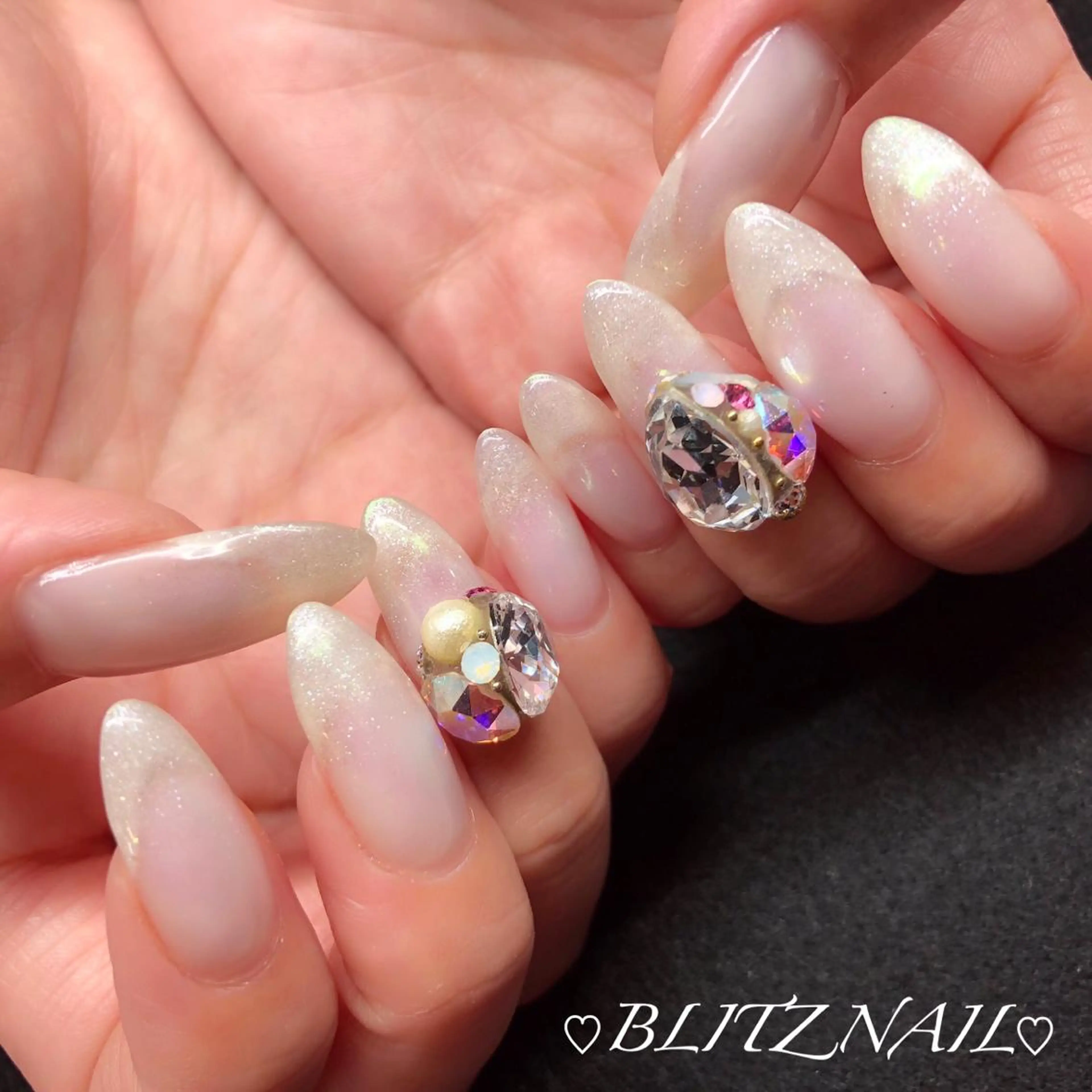 ネイル BLITZ Nail 岩田💅🏻✨のネイルデザイン