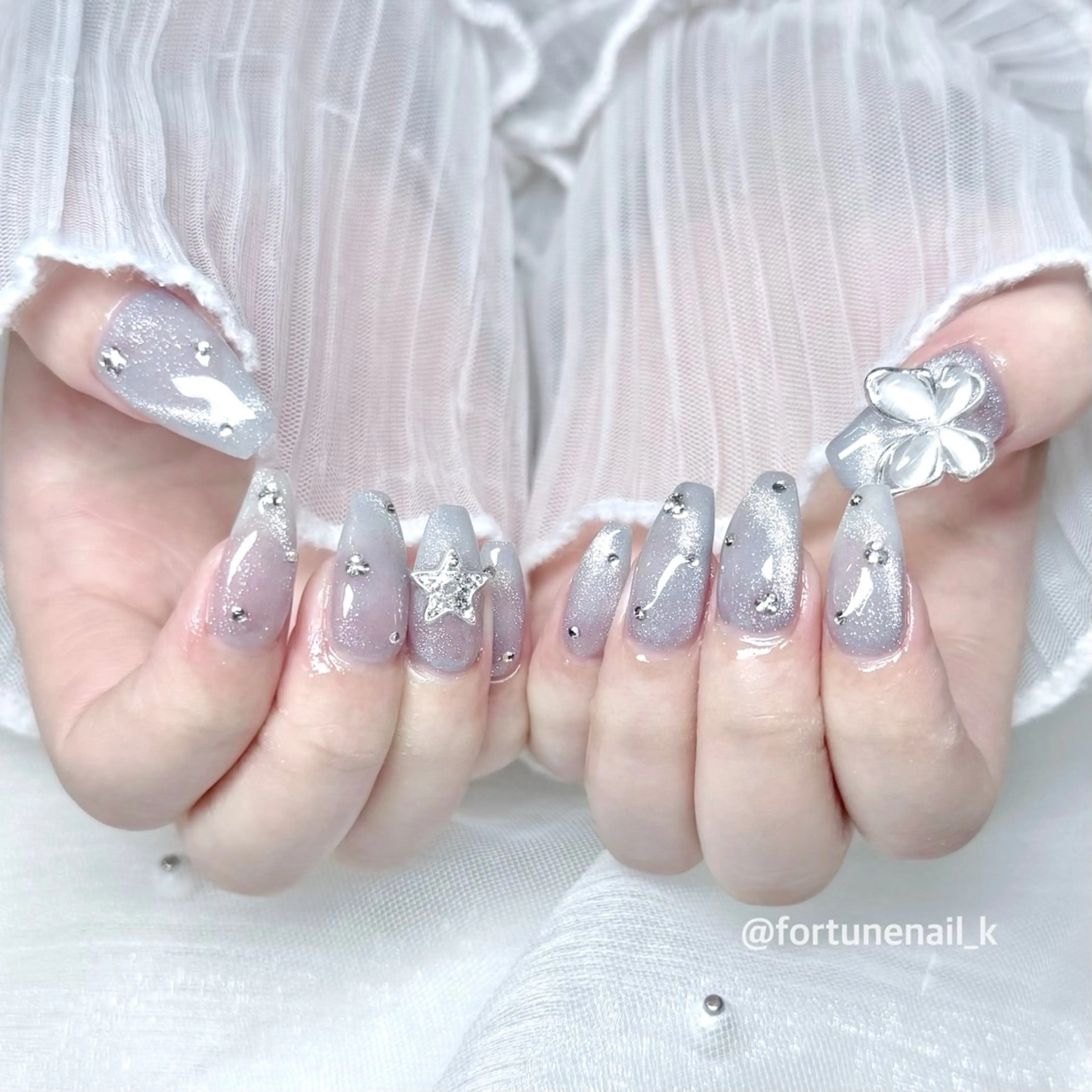 ネイル マグネットネイル ハンドネイル 🤍kanane 🤍4/16空✩.*のネイルデザイン