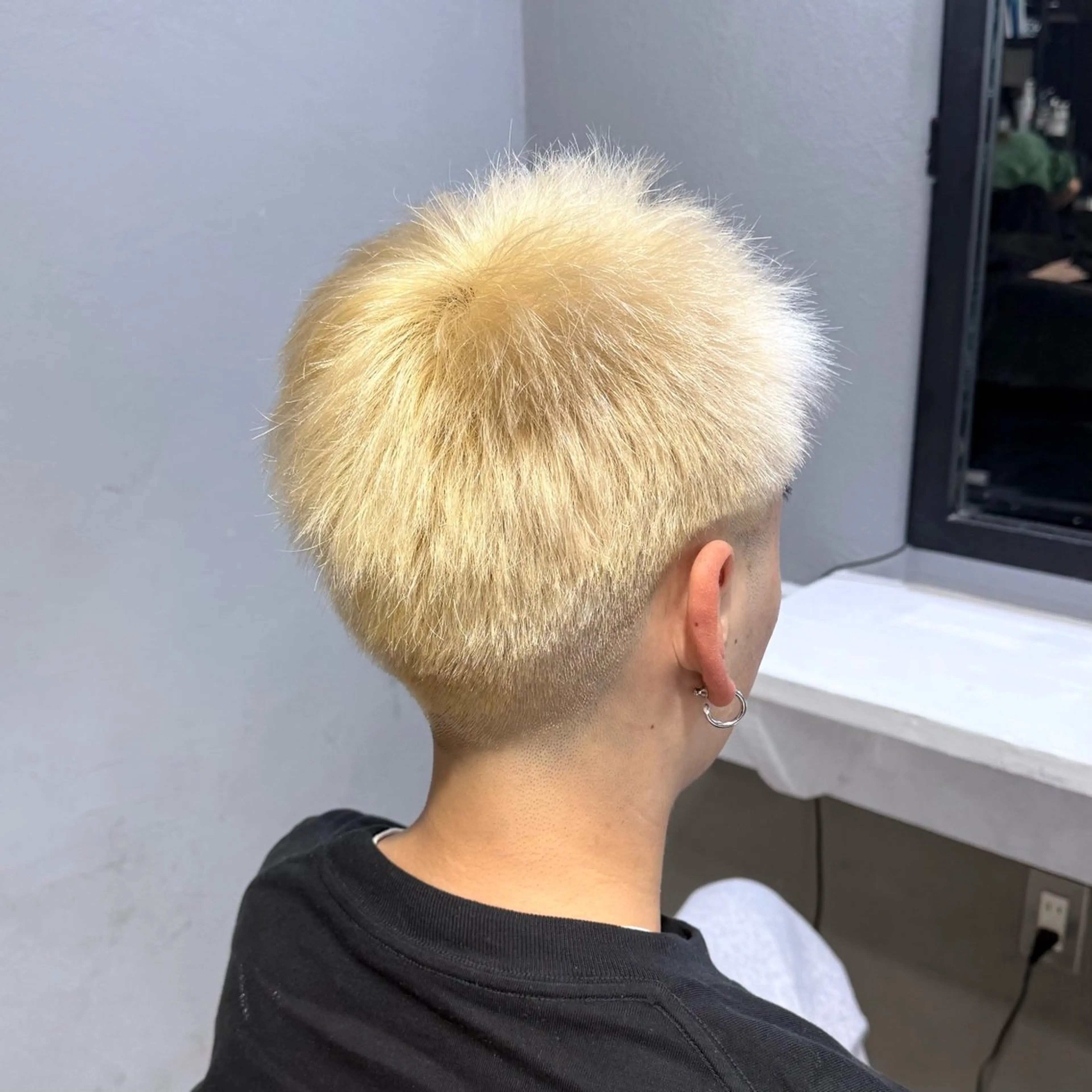 ミディアム カラー ベージュカラー ブリーチ ブロンド デザインカラー グレージュ ヘアカラー トリートメント ケアブリーチ/ 髪質改善/上質艶髪のヘアスタイル