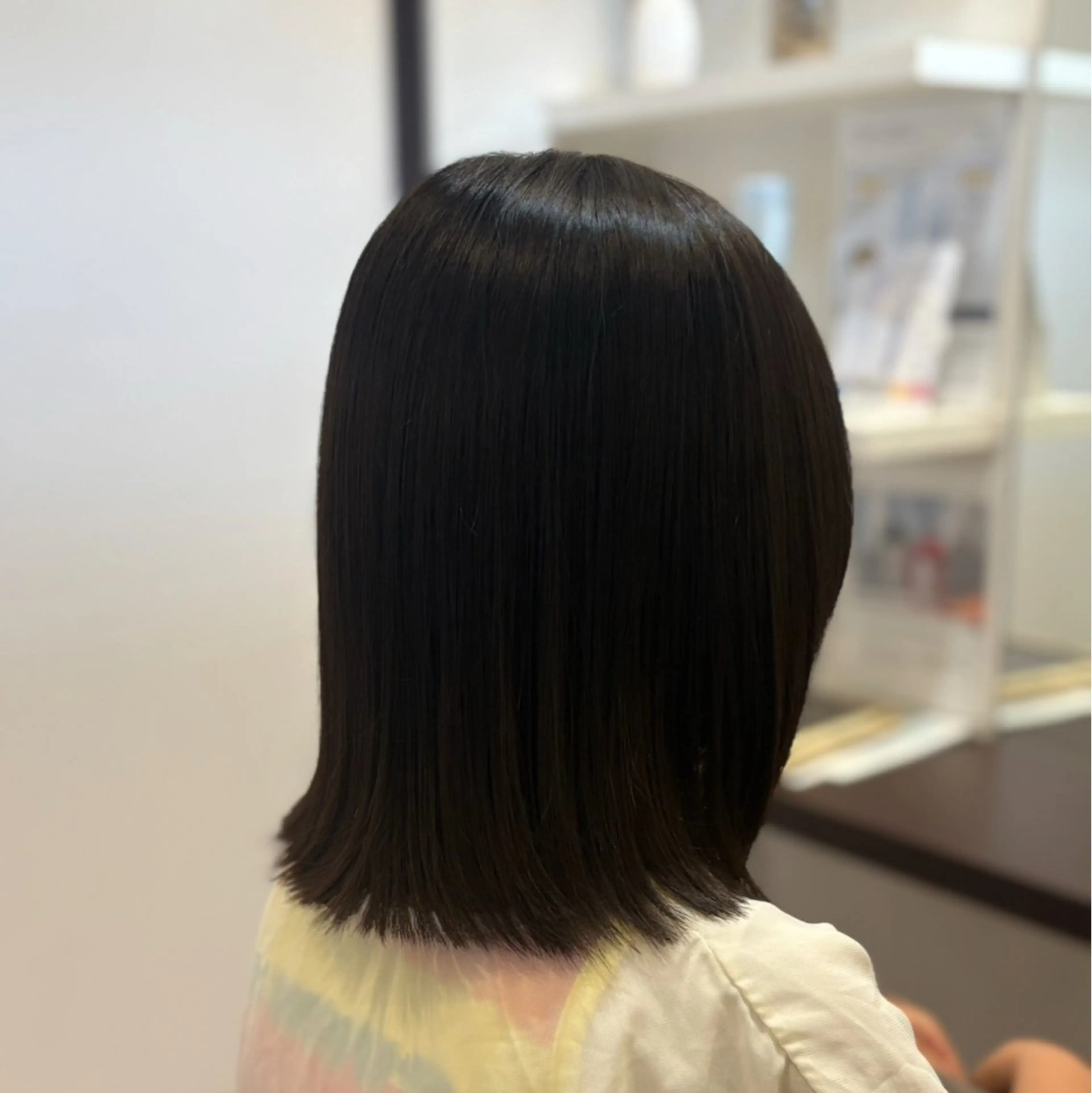 ミディアム ボブ 外ハネヘア カット 山下 ちひろのヘアスタイル