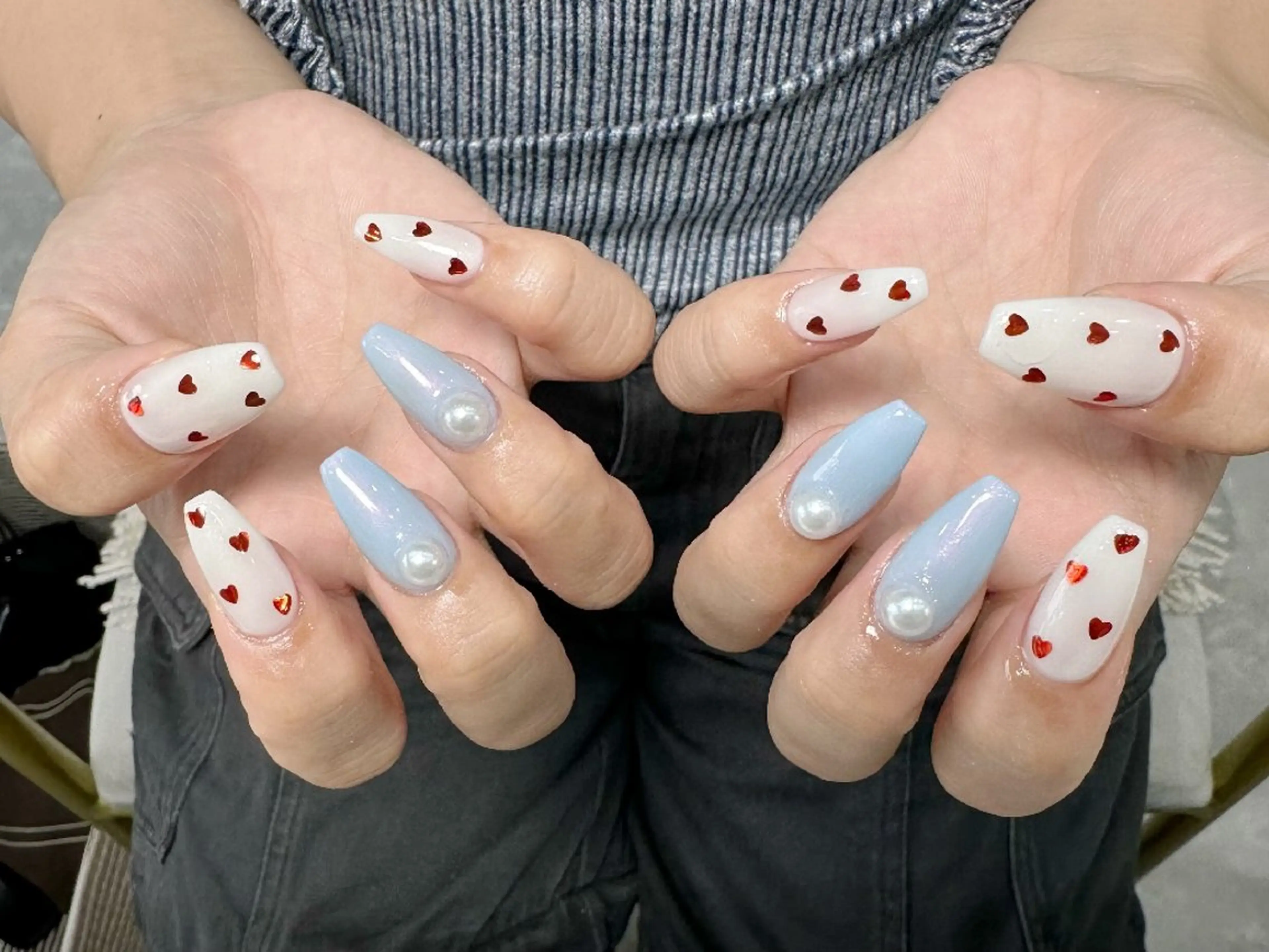 ネイル チークネイル フレンチネイル ジェルネイル ガーリー キラキラネイル ハンドネイル UM Nail Salonのネイルデザイン