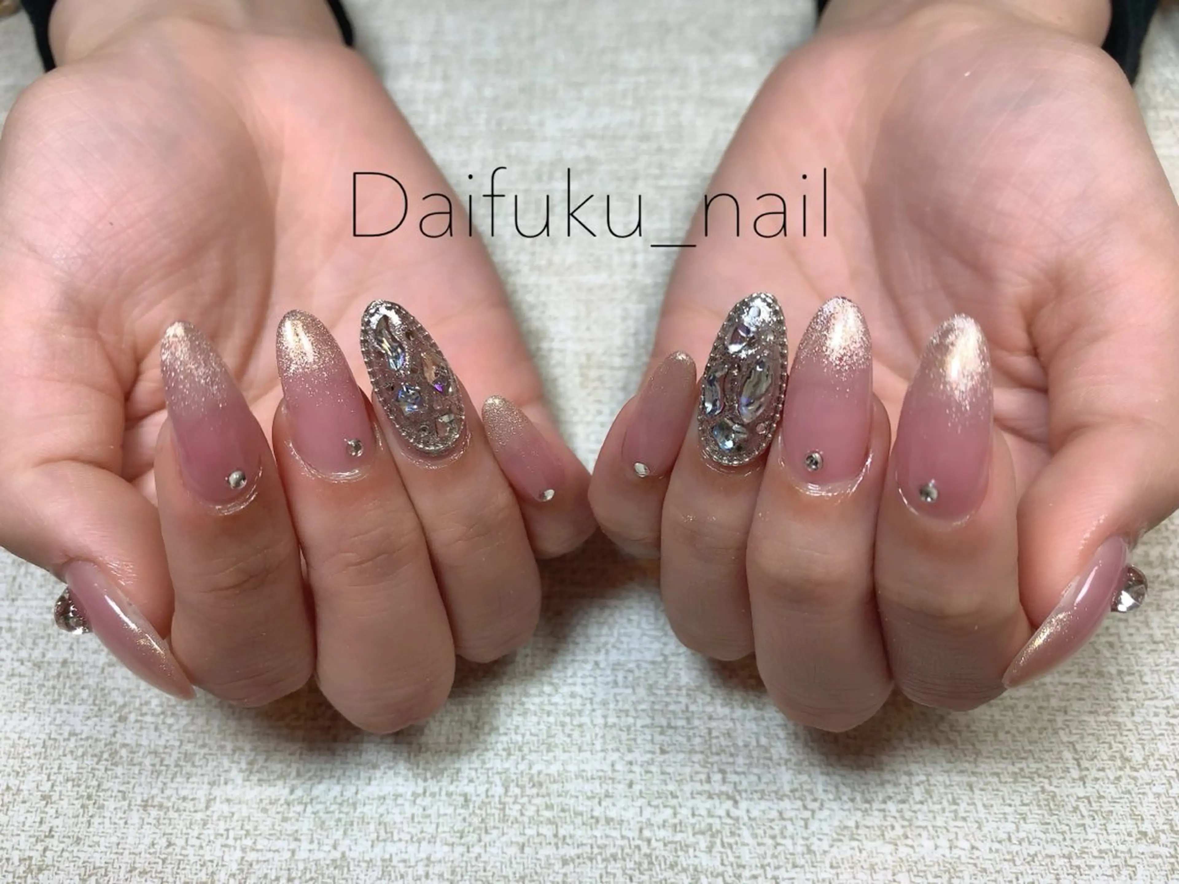 ミディアム ハンドネイル Daifuku nailsのネイルデザイン