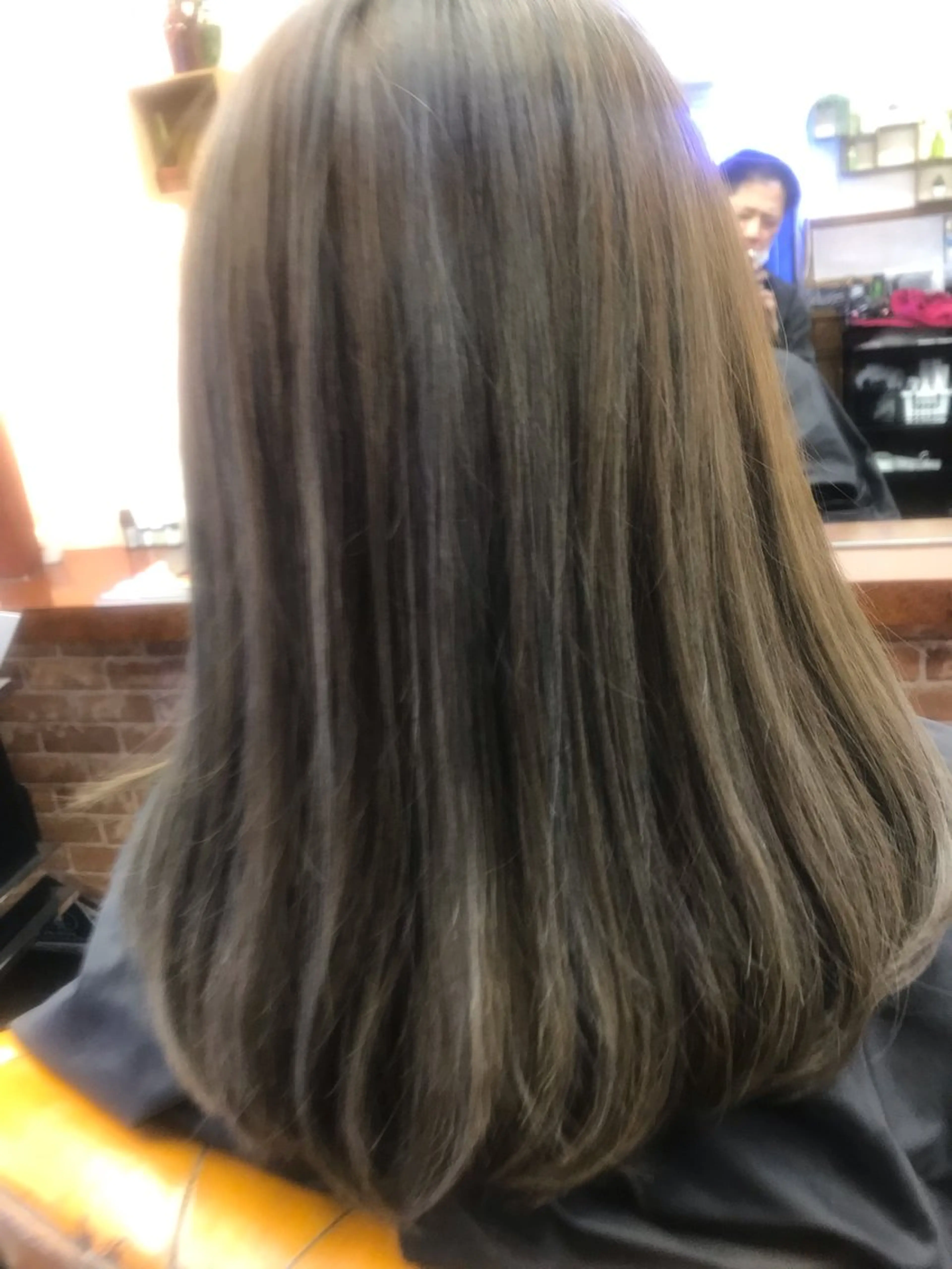 セミロング カラー 桧山 真のヘアスタイル