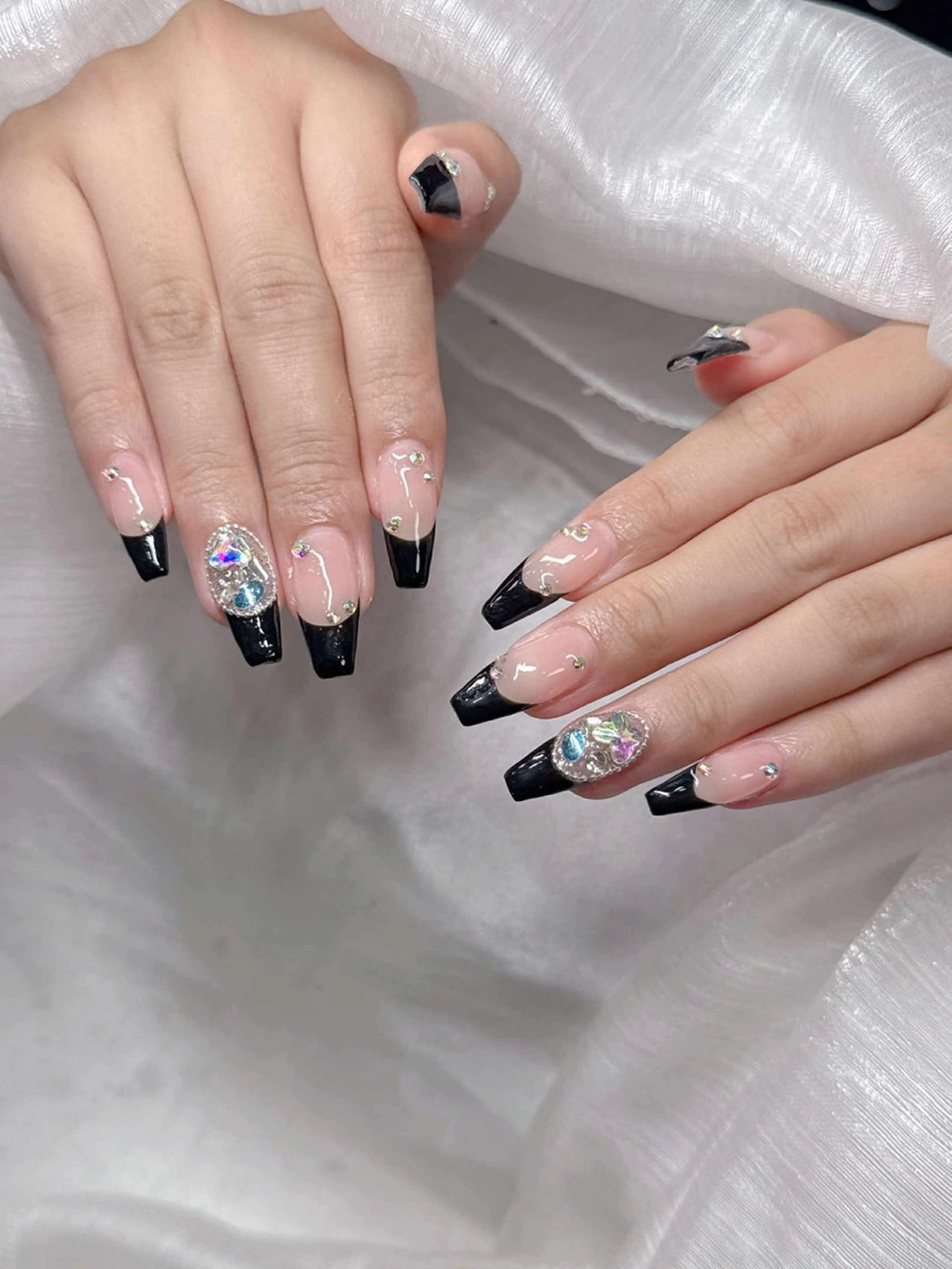 ネイル 長さ出し グラデーション 卒業式 キラキラネイル マグネットネイル ハンドネイル Lee Nailsのネイルデザイン