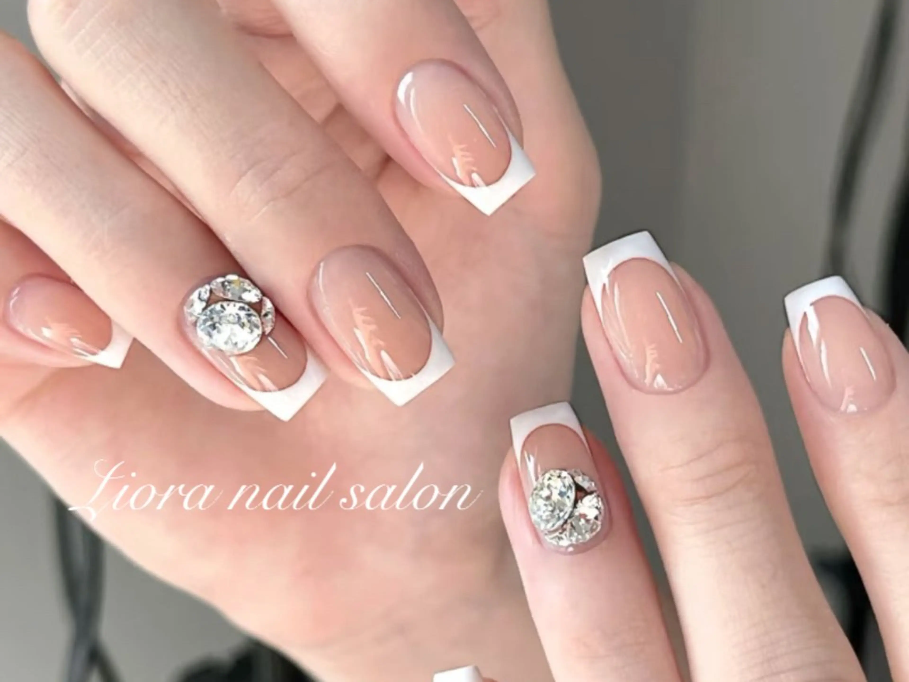 ネイル フレンチネイル ジェルネイル ガーリー グラデーション キラキラネイル ハンドネイル Liora nail スカルプ専門店のネイルデザイン