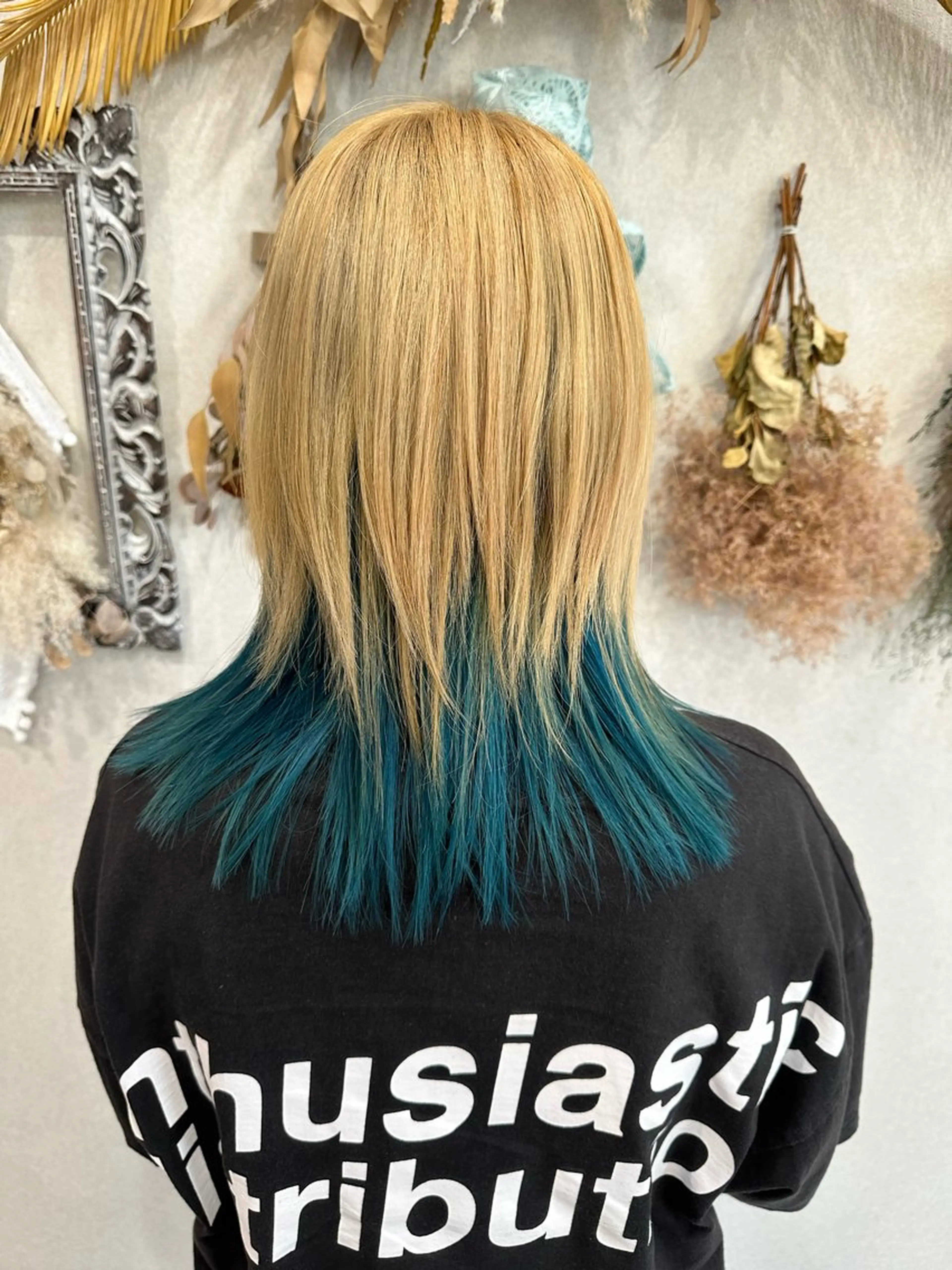 セミロング カラー 伊藤 裕貴のヘアスタイル