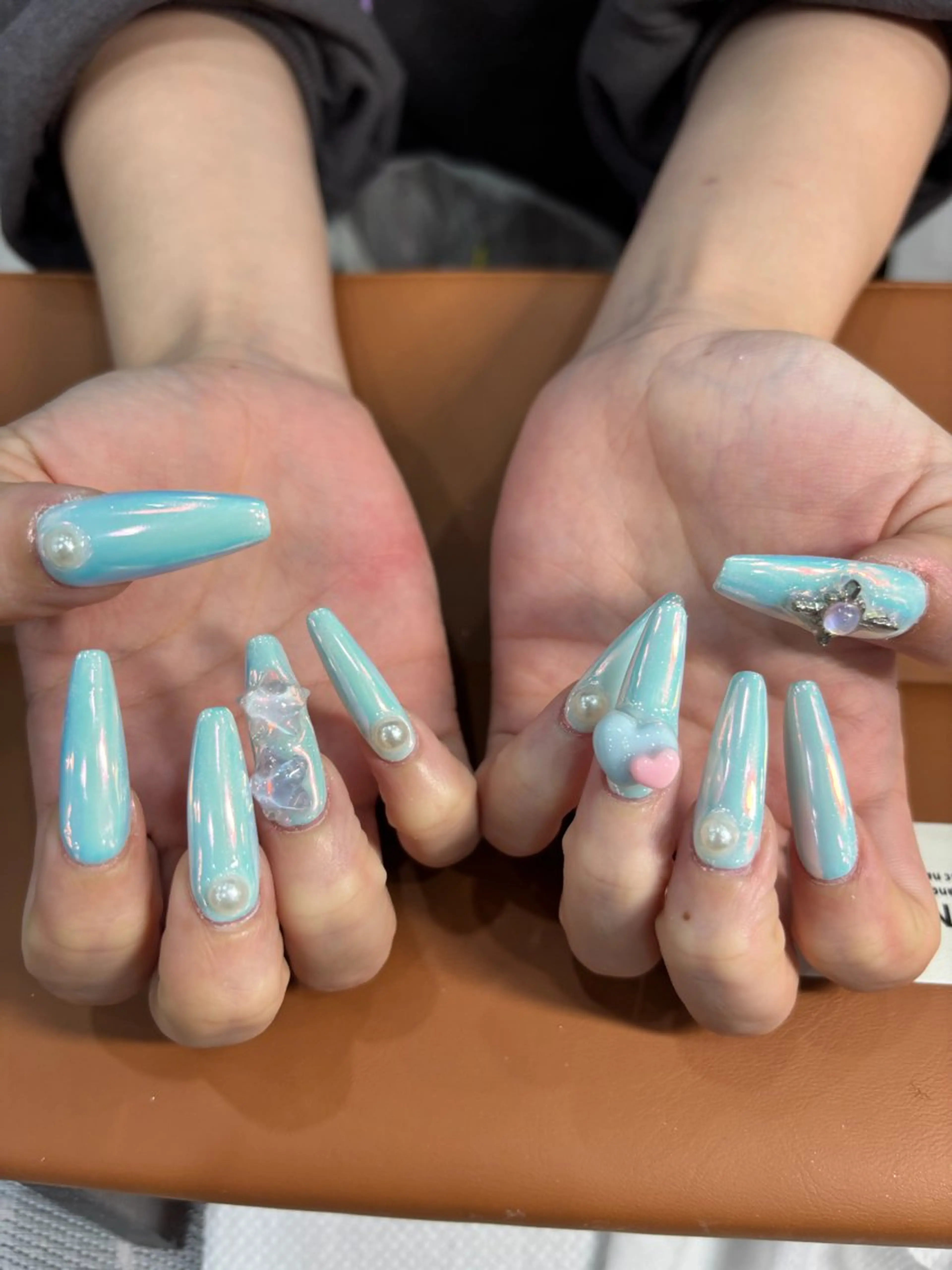 ネイル オーロラネイル MARUCHU SAYAKAのネイルデザイン