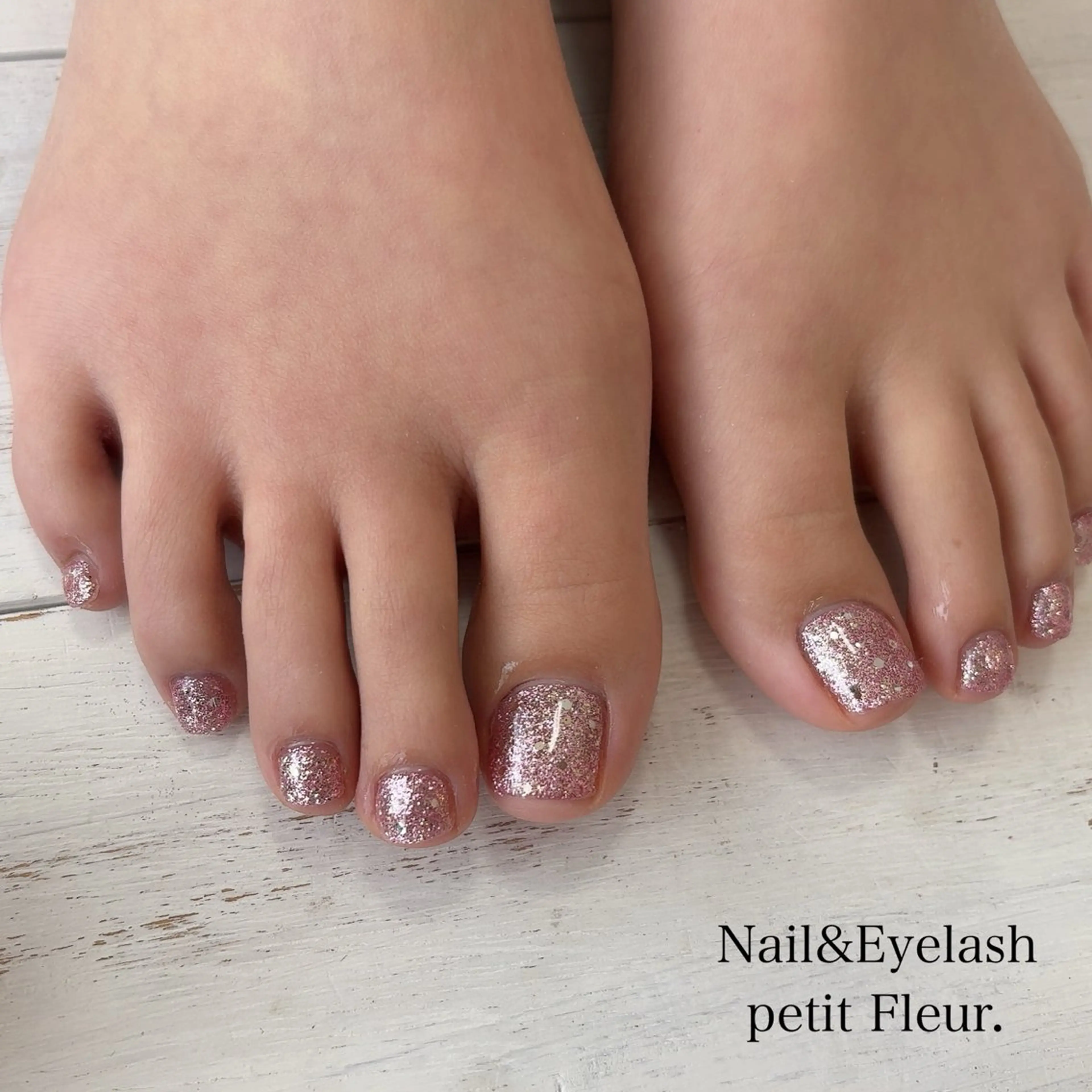 ネイル Petit Fleur所属・青柳 亜梨奈のマツエク・マツパデザイン