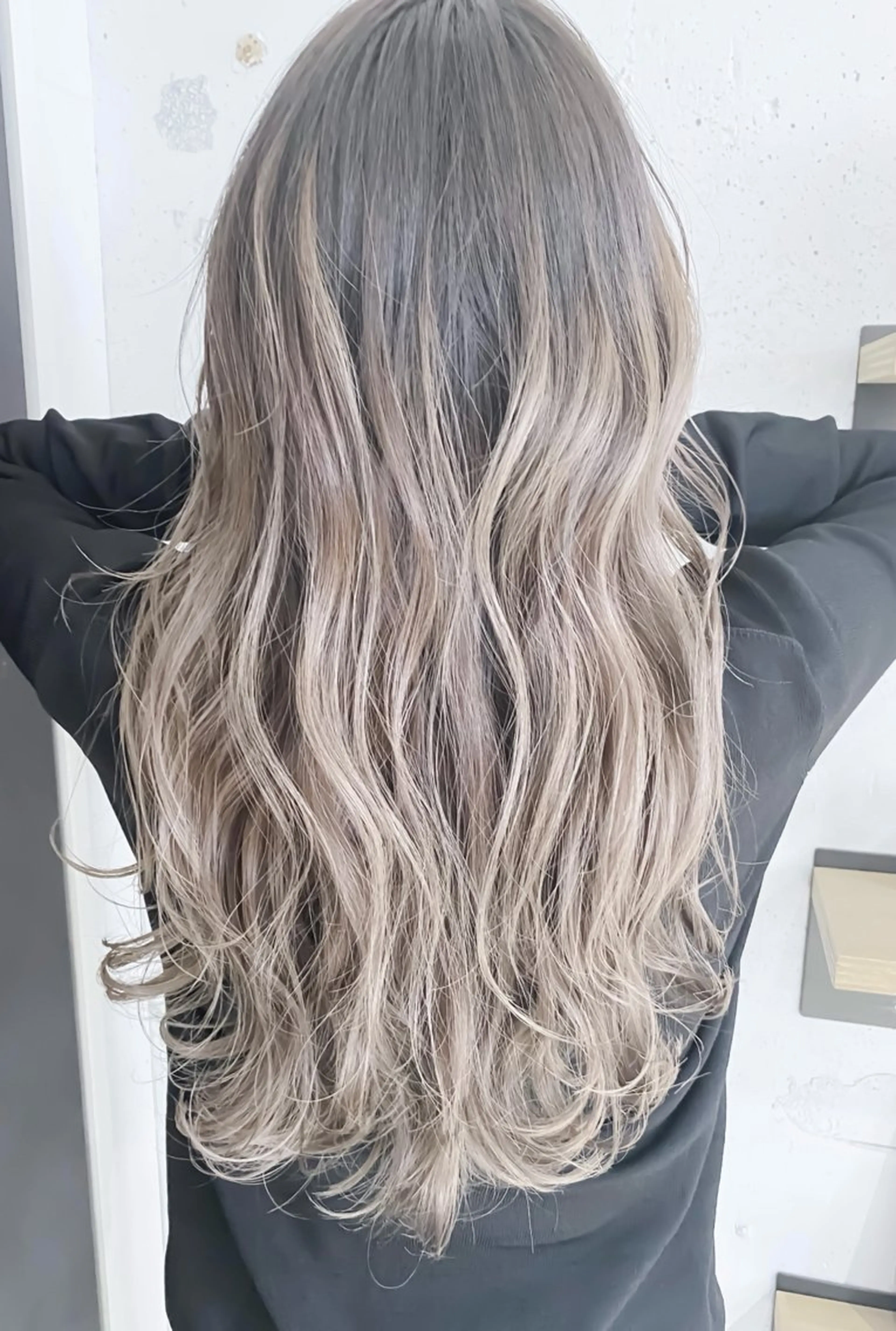 ロング カラー バレイヤージュ ブリーチ 透明感カラー ダブルカラー ハイライトカラー 竹内ケンゴ🇰🇷 EIGHT藤沢のヘアスタイル