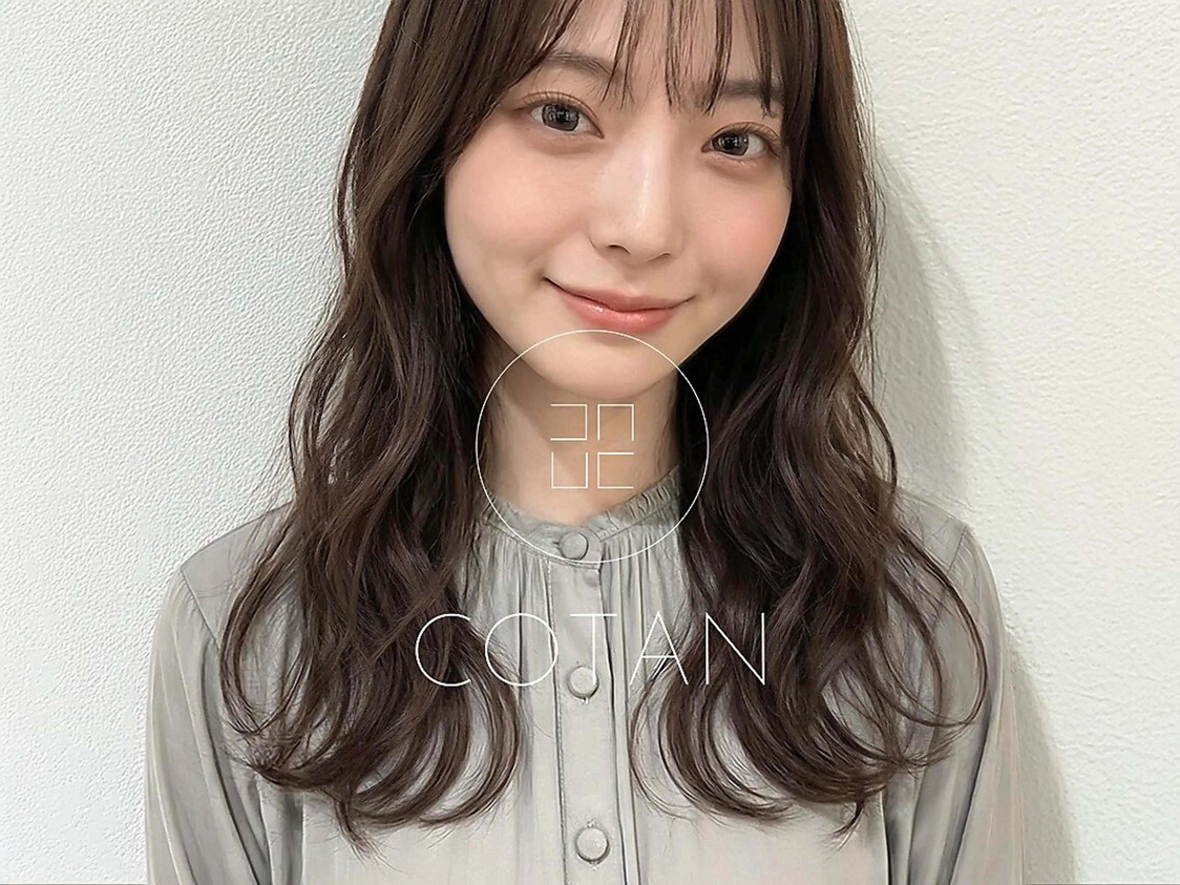 セミロング カラー ナカジユイ 〈完全個室〉のヘアスタイル