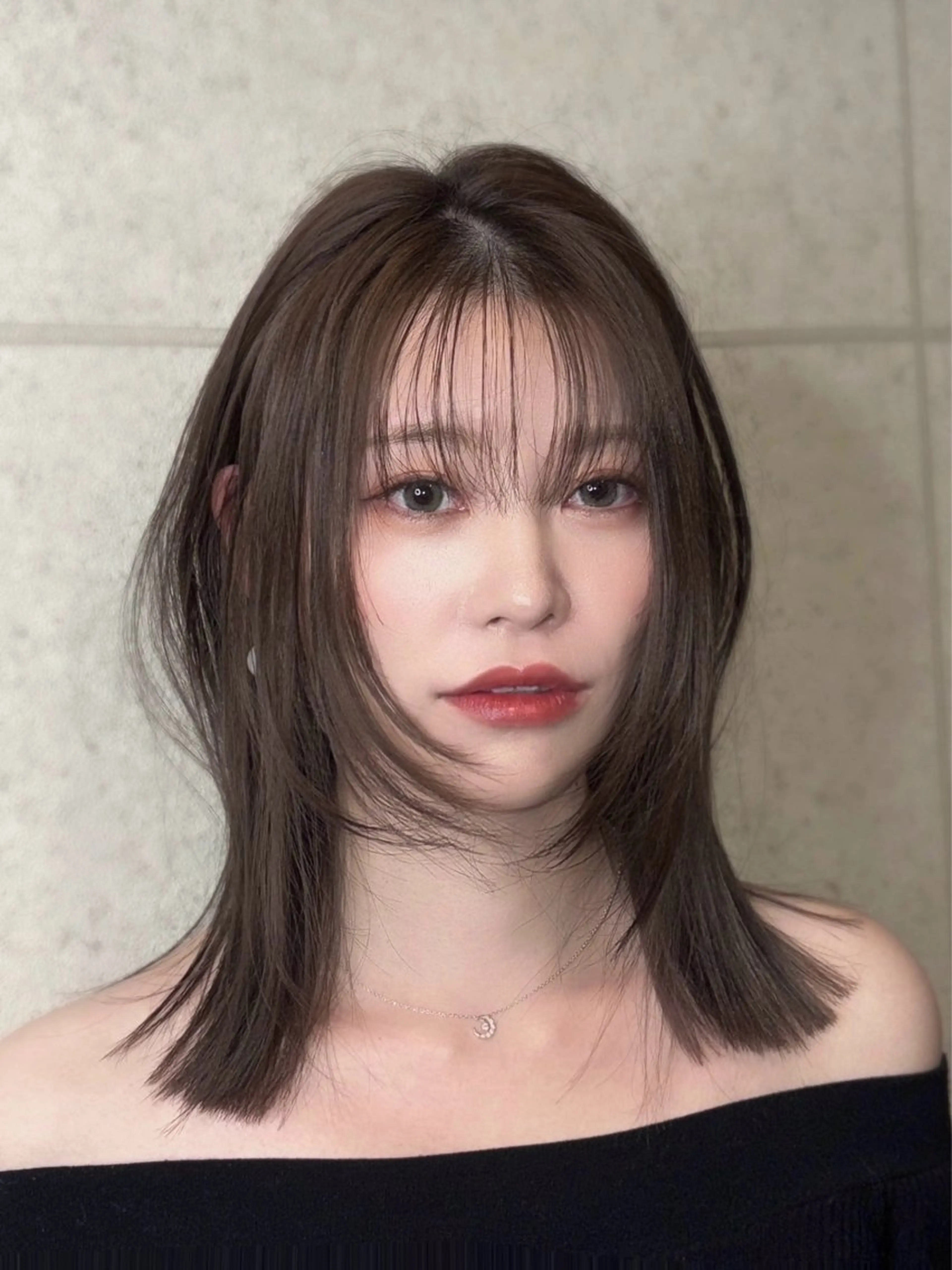 ミディアム 顔まわりレイヤー 顔周りカット レイヤーカット カット ヘアカラー トリートメント STAYGOLD⭐️ NANAMIのヘアスタイル