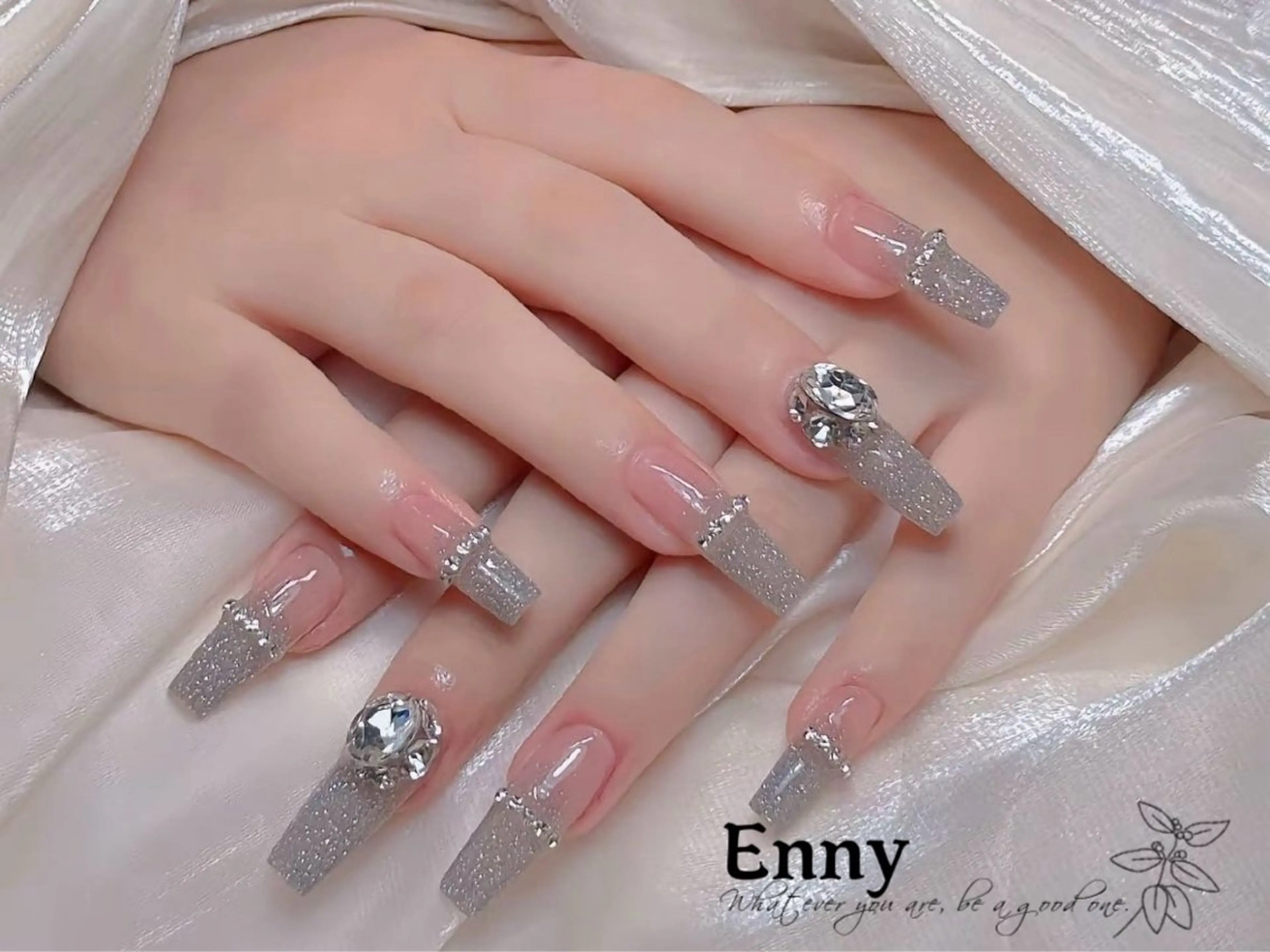 ネイル Enny ネイルサロンのネイルデザイン