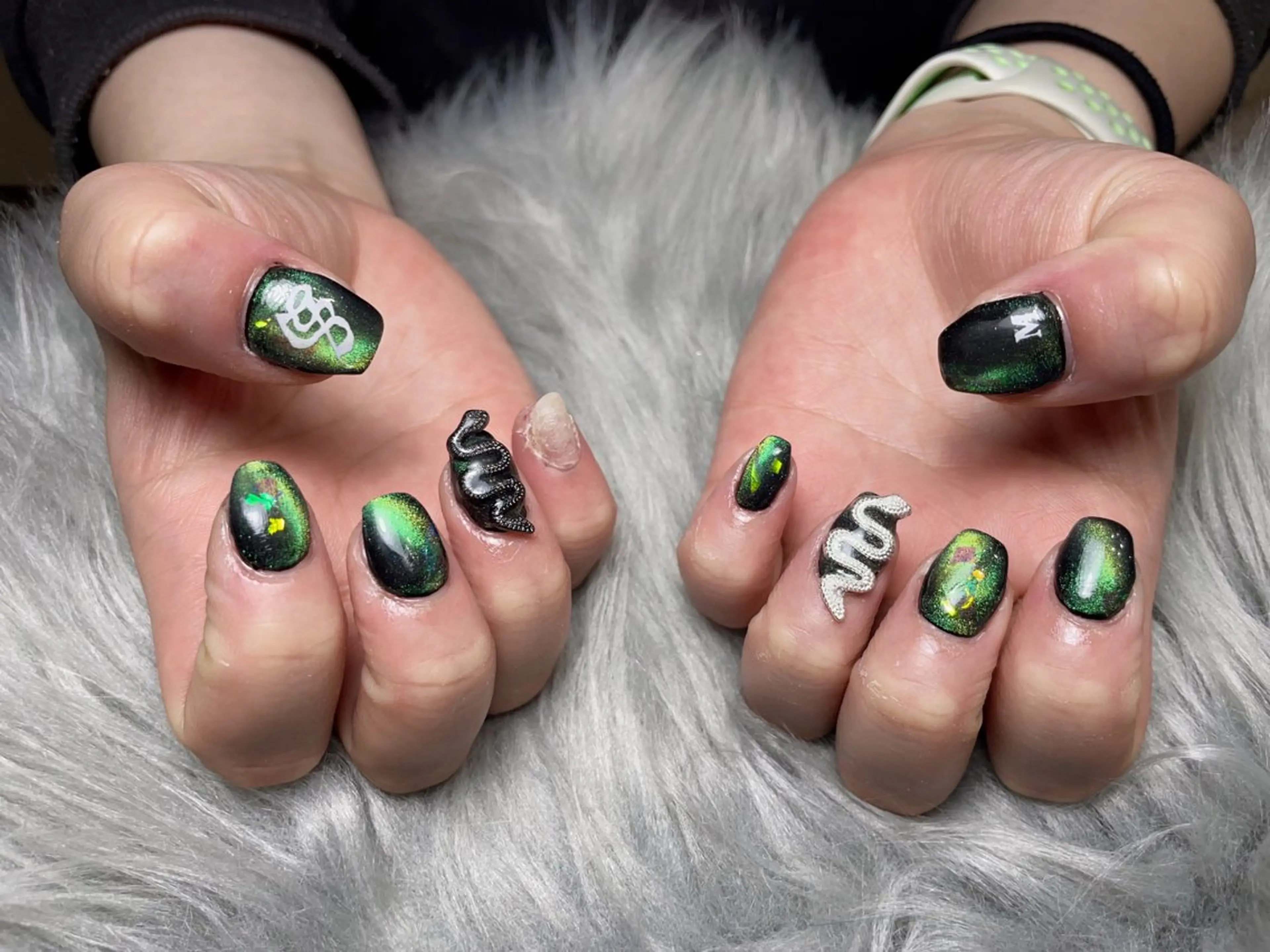 ネイル オーロラネイル ジェルネイル マグネットネイル 持ち込み パラジェル ハンドネイル BLANC.nail yuuのネイルデザイン