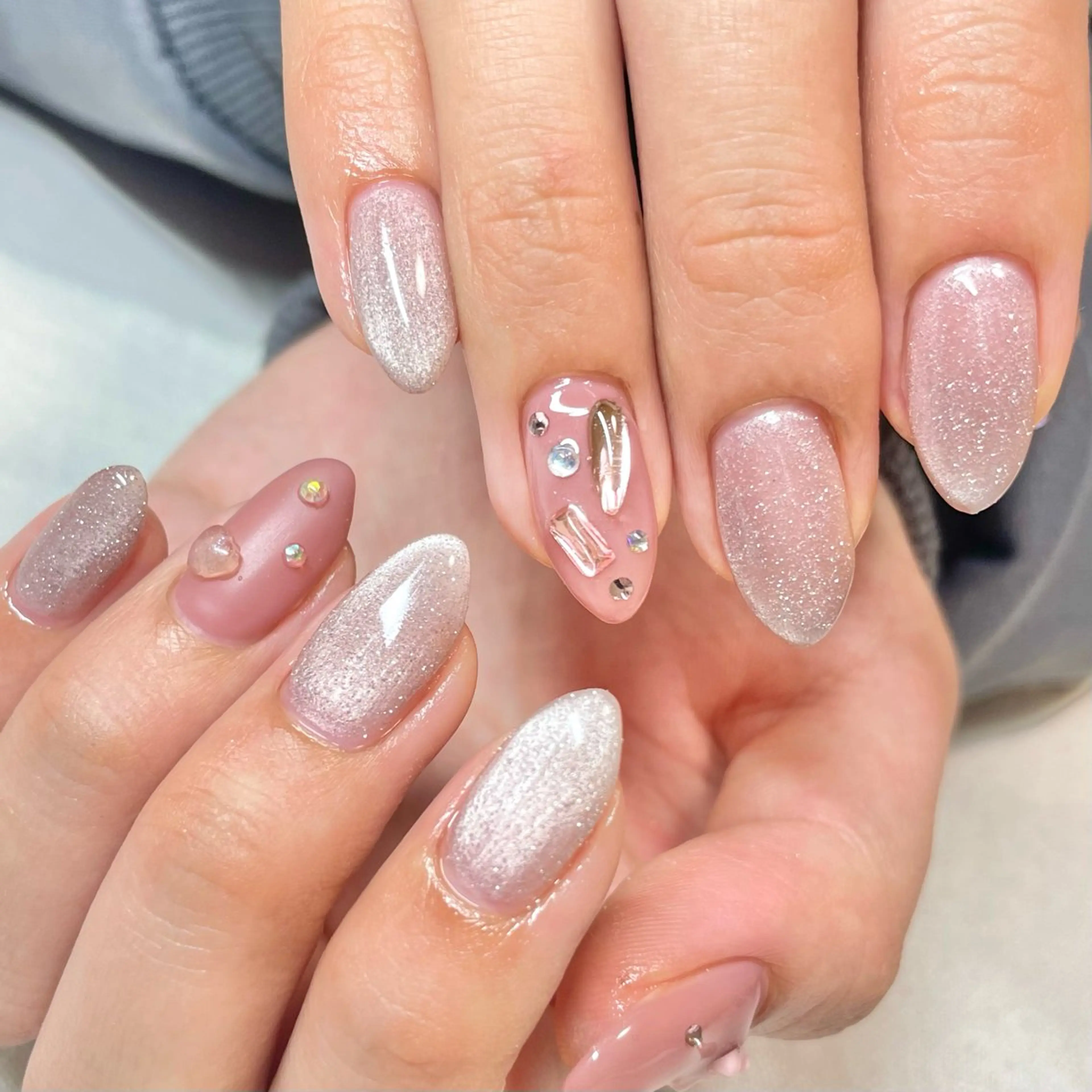 ネイル キラキラネイル マグネットネイル ストーンネイル ハンドネイル nail salon Cottonのネイルデザイン