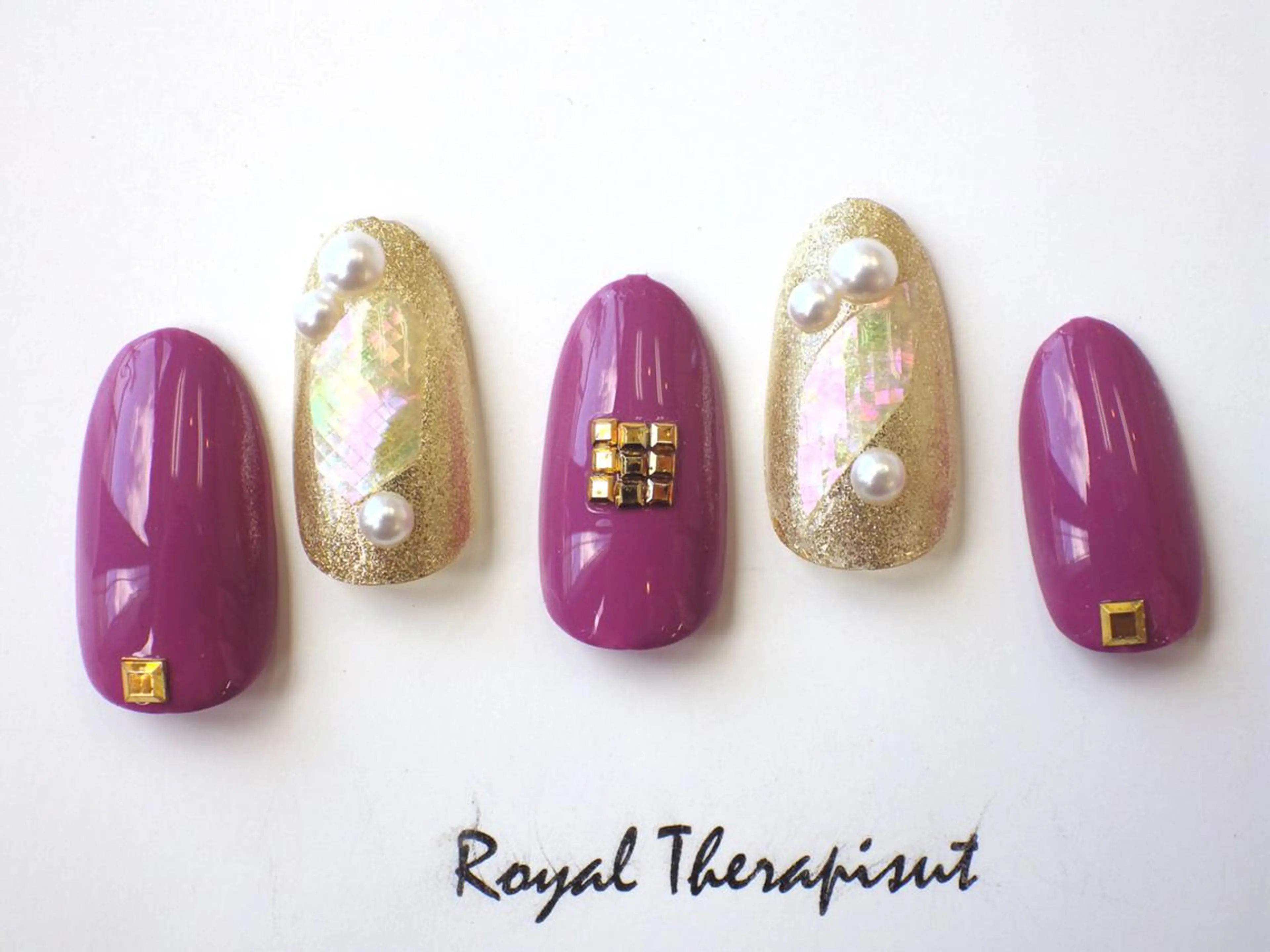 ネイル 【尾下】 ロイヤル•セラピストのネイルデザイン