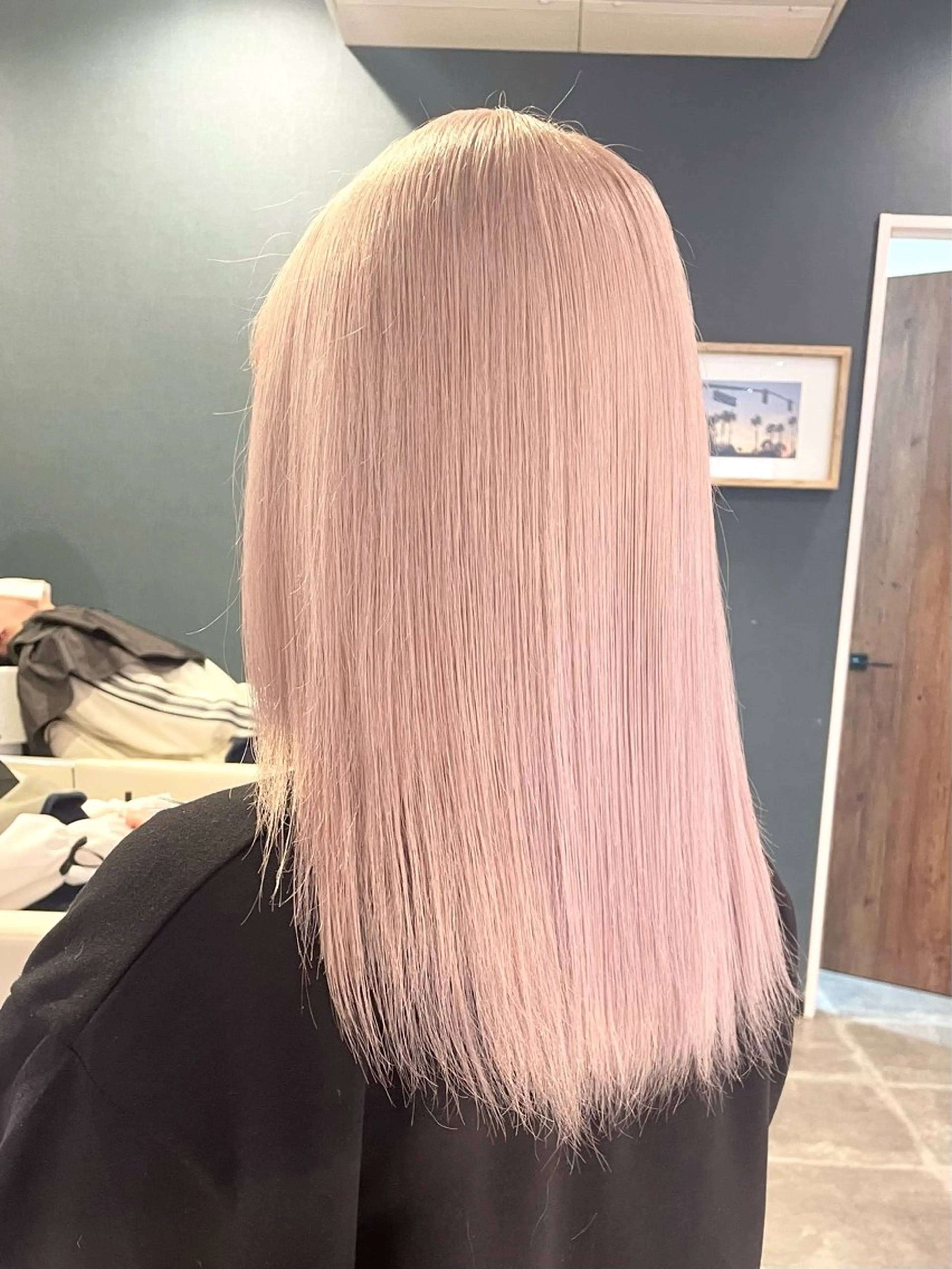 セミロング カラー 市川 澪のヘアスタイル