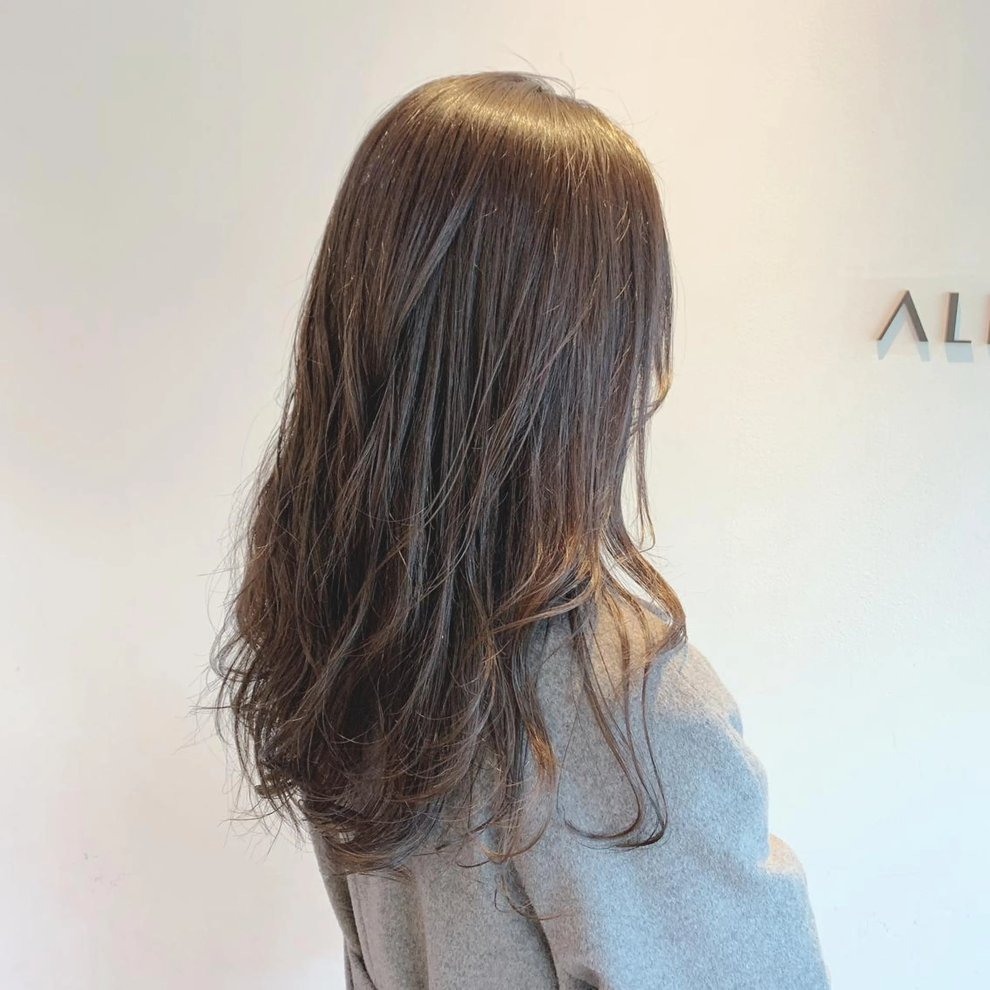 ロング カラー ヘアアレンジ アッシュ ベージュカラー JYUNESU表参道所属・似合わせhair🔸 アサダ　タカコ🔸のヘアスタイル