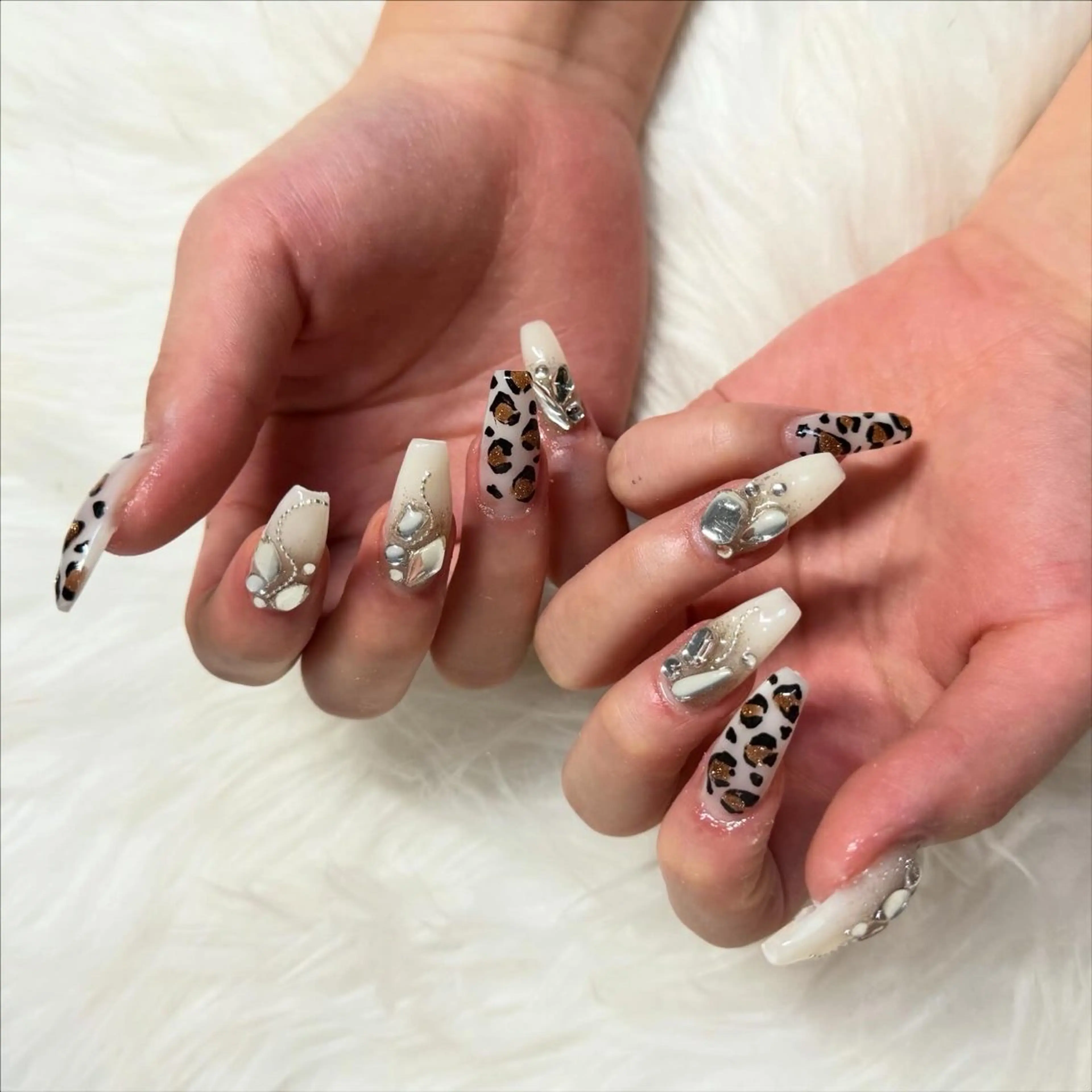 ロング ハンドネイル mao .のネイルデザイン