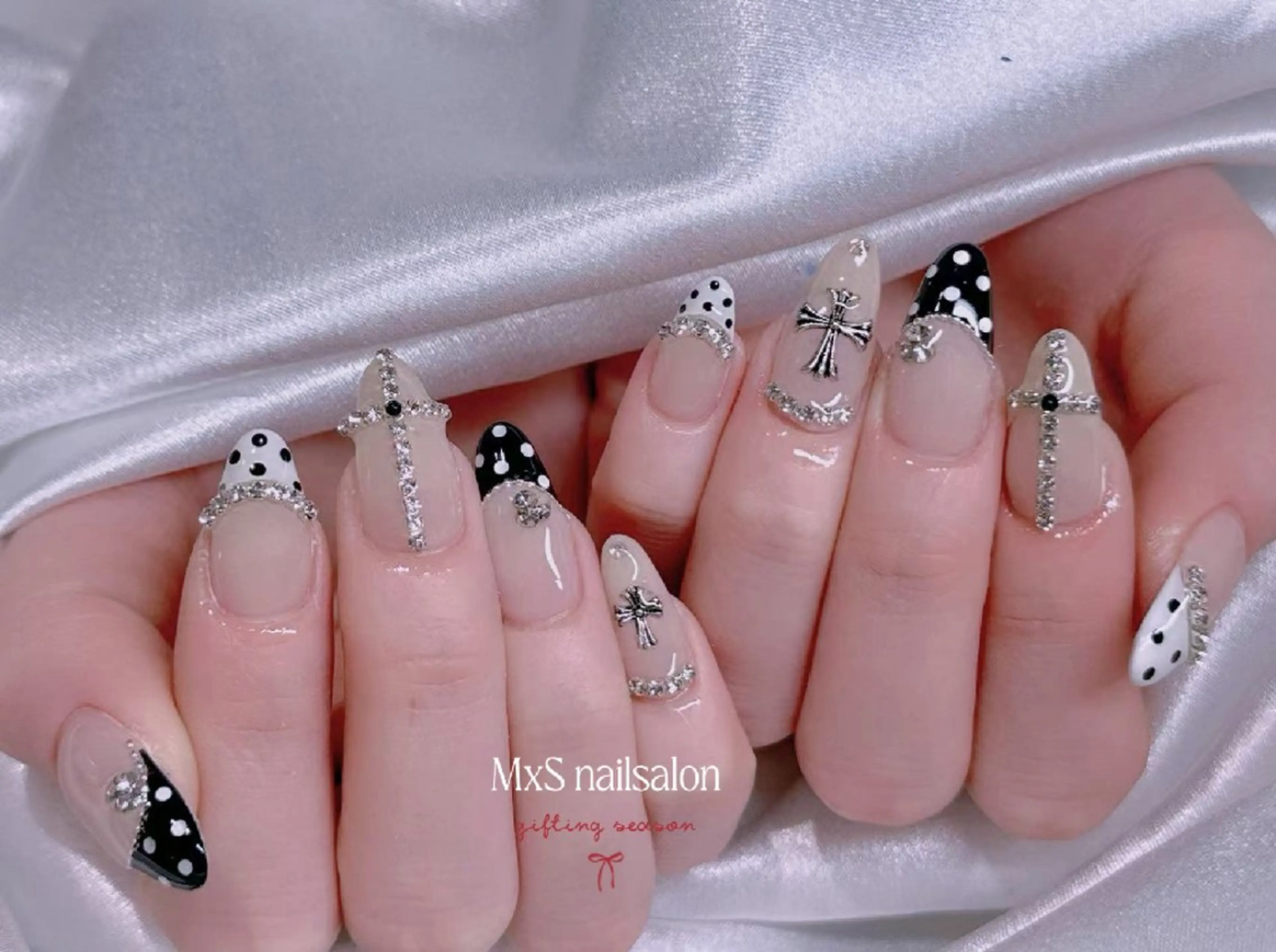 ネイル ジェルネイル 韓国ネイル マグネットネイル パラジェル ワンホンネイル ハンドネイル M×S Nail みなのネイルデザイン