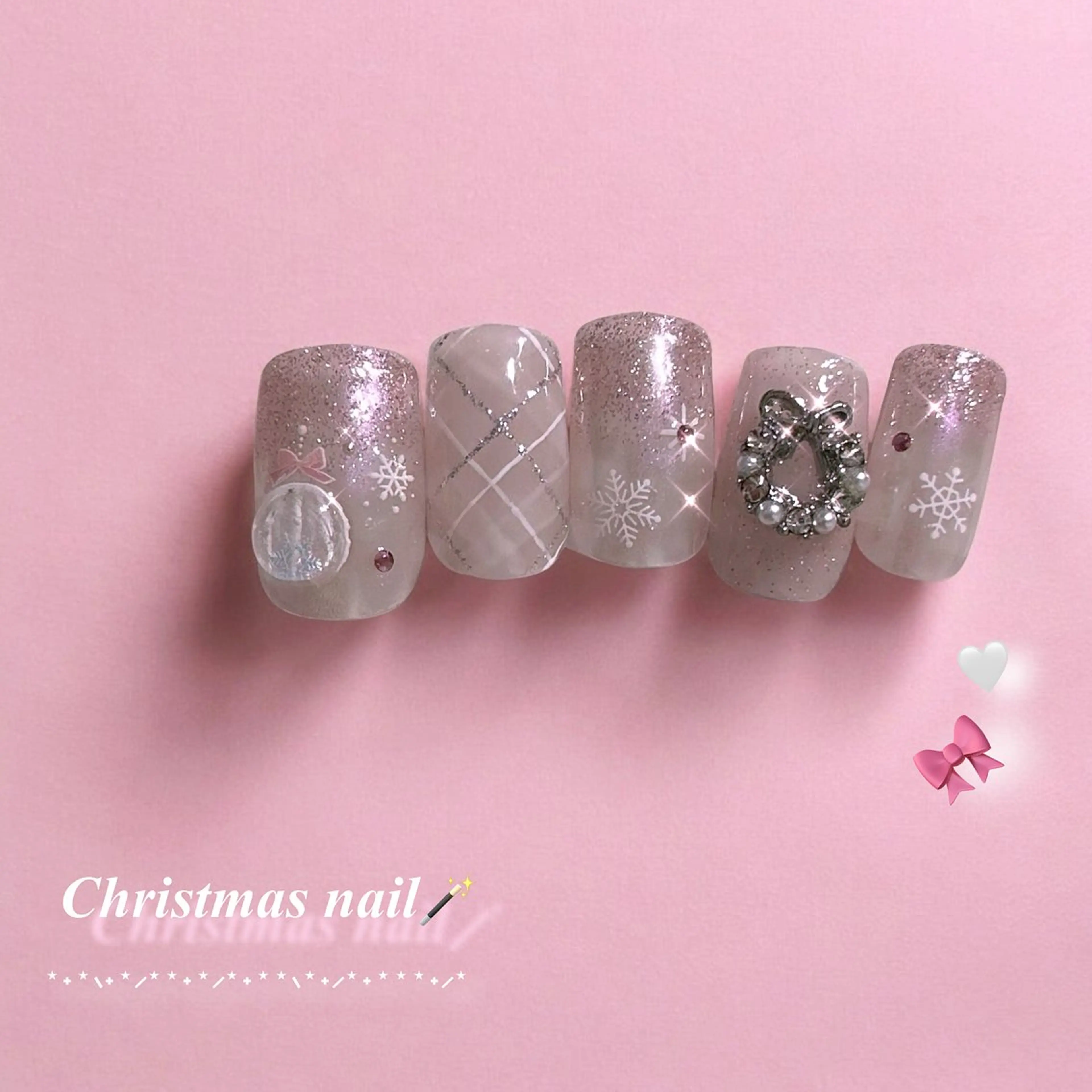 ネイル ハンドネイル フットネイル lili.nail y2k/長さ出しのネイルデザイン
