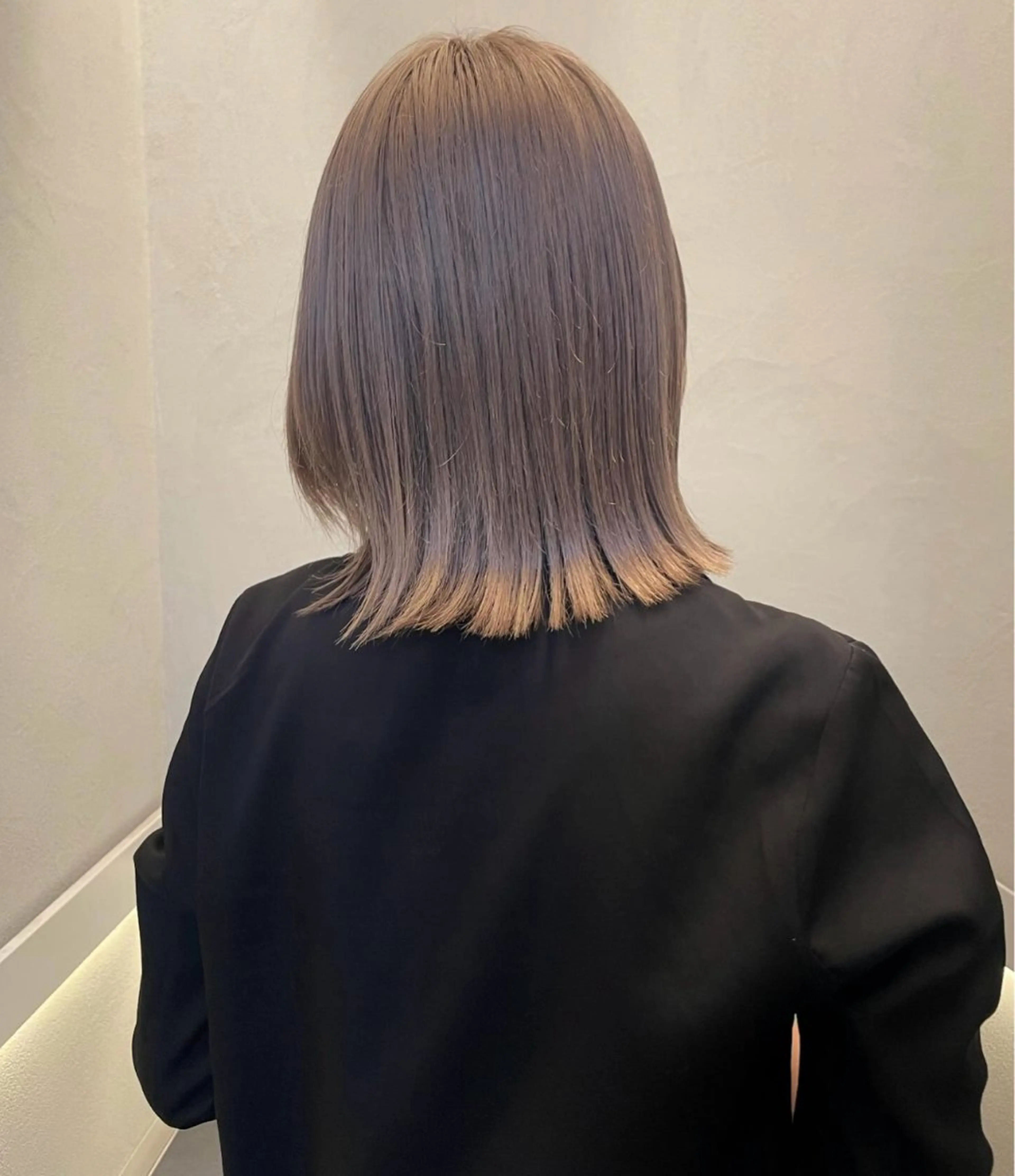 ミディアム カラー ブリーチ グレージュ ヘアカラー maina/透明感 ベージュ/ブラウンのヘアスタイル