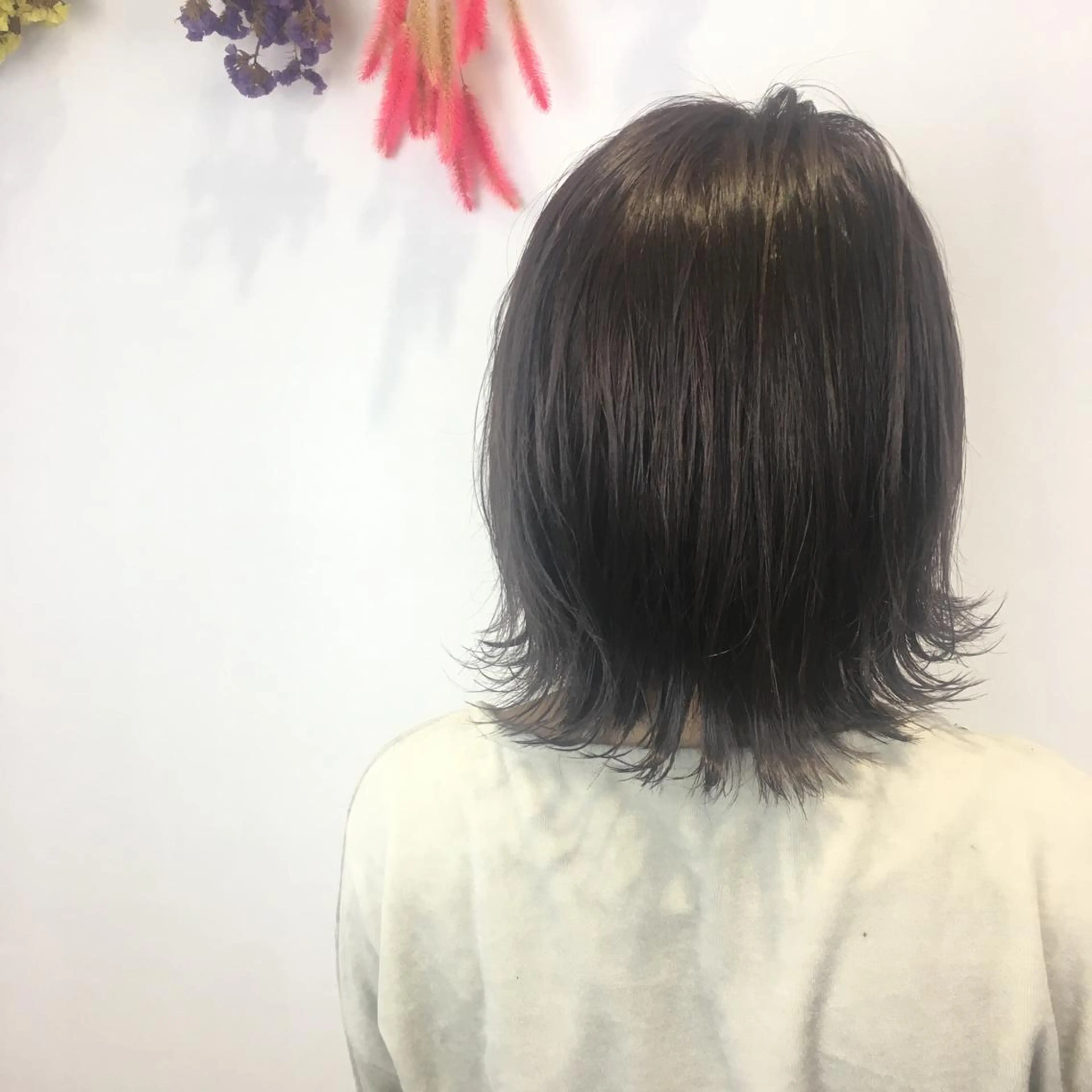 ショート カラー 切りっぱなしボブ ダークグレー ダークグレージュ グレージュ ボブ 小顔レイヤー/ ベージュ🤍Rieのヘアスタイル