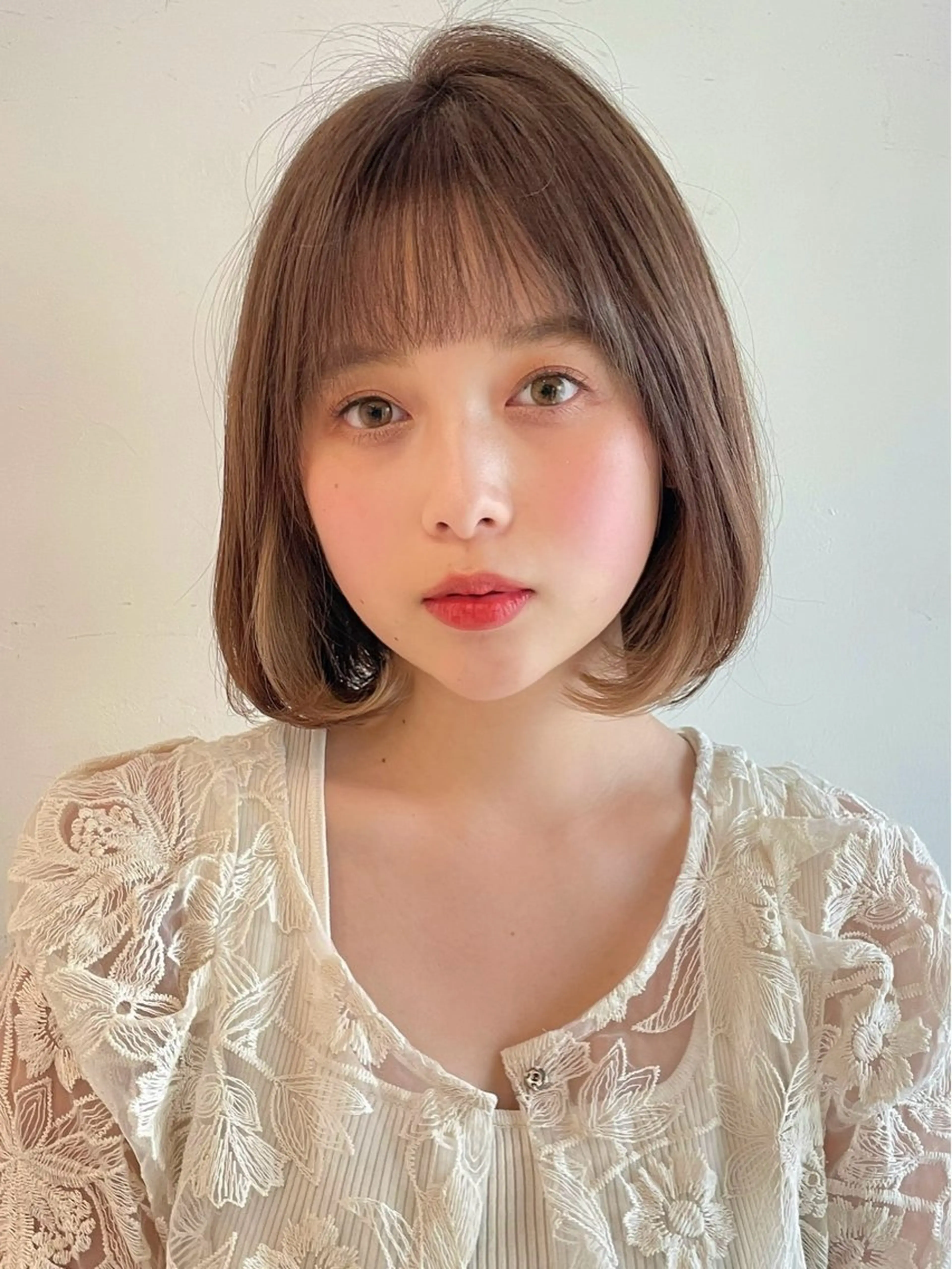 ミディアム 米澤 由衣のヘアスタイル