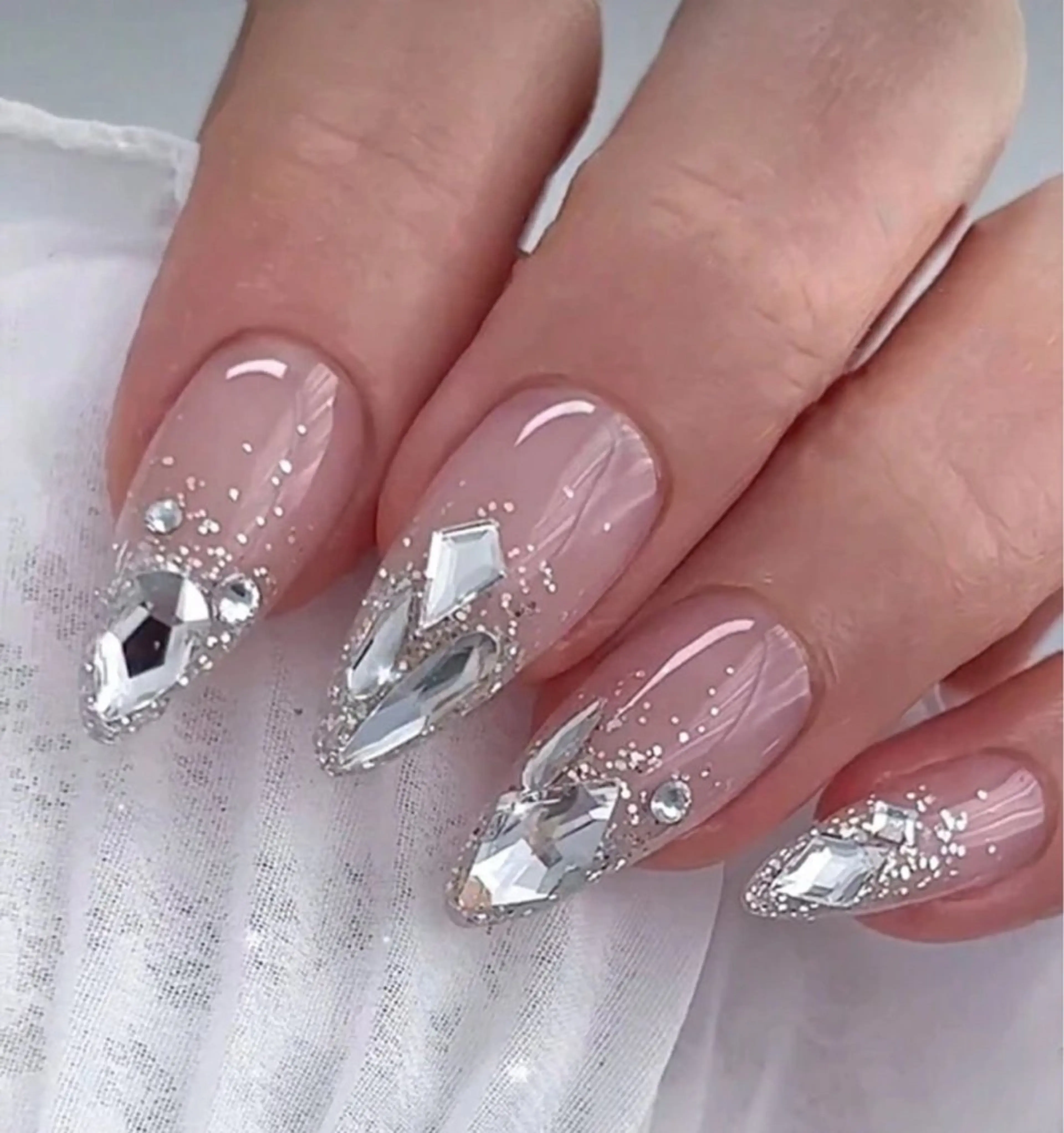 ネイル フレンチネイル ジェルネイル ガラスフレンチ ハロウィン ハート ハンドネイル H.baby Nail Salonのネイルデザイン