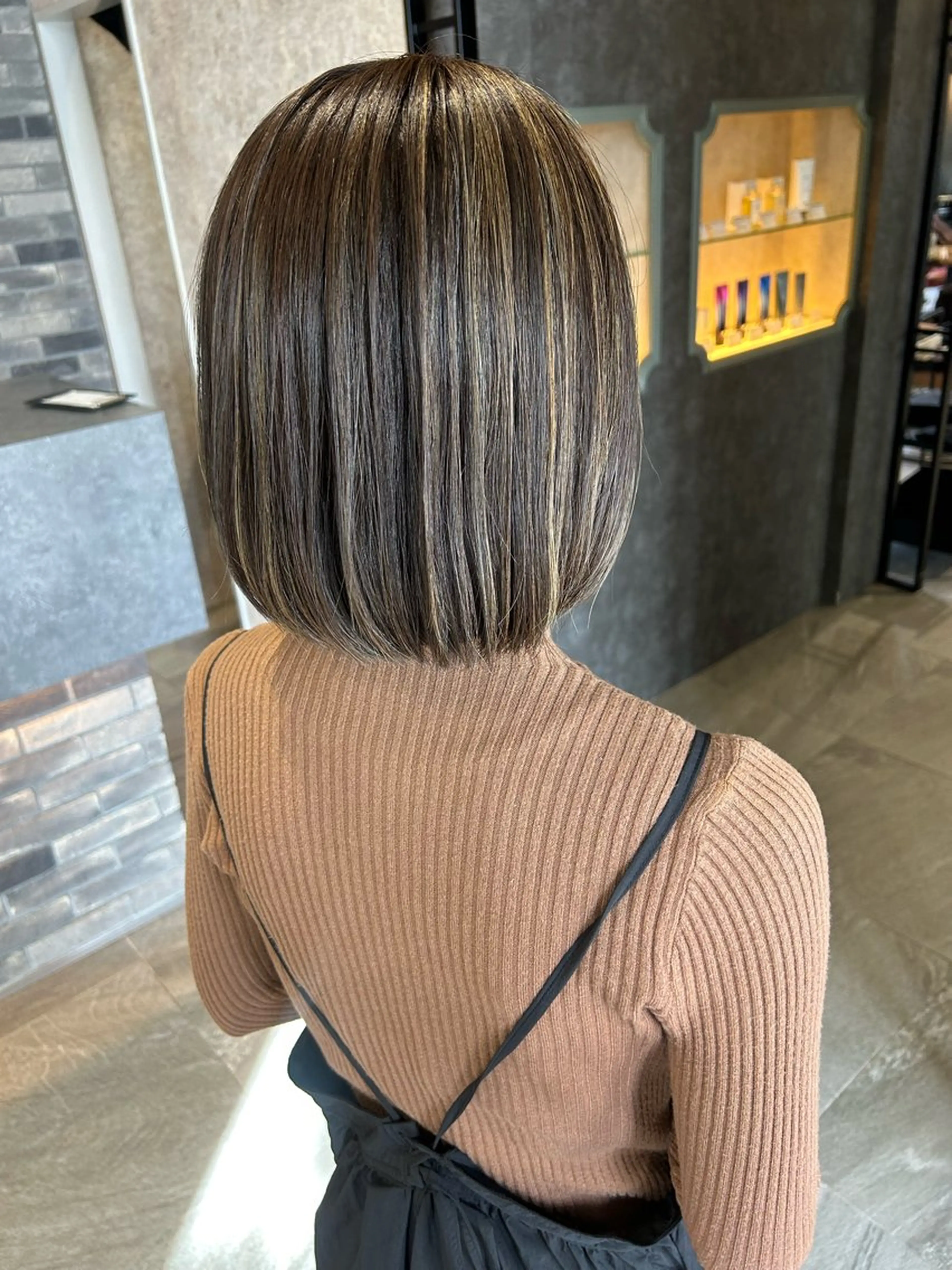 ショート カラー ハイライトカラー ハイライト earth尾形美穂 🫧髪質改善縮毛🫧のヘアスタイル