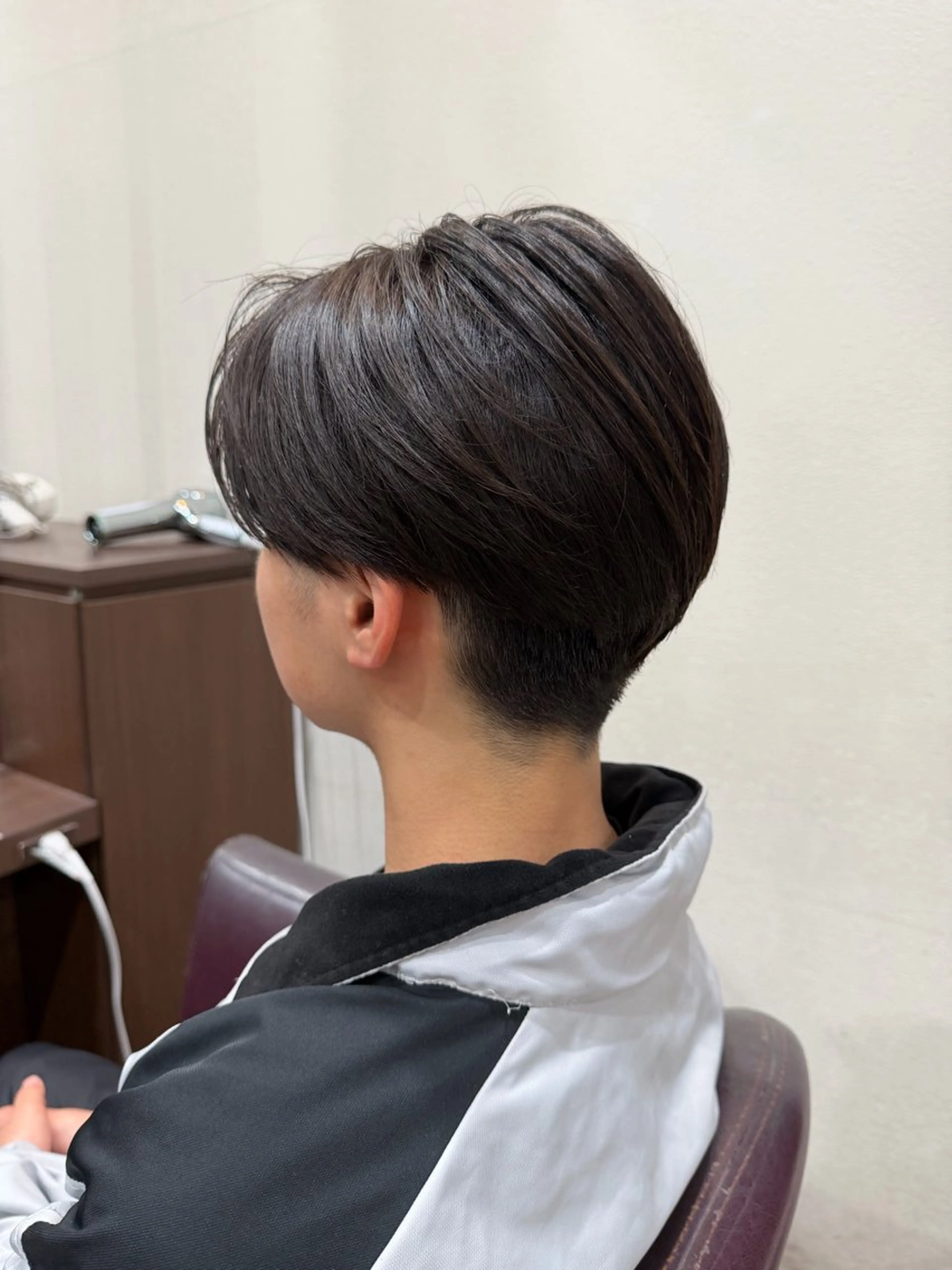 メンズ センターパート カット 仲井 充のヘアスタイル