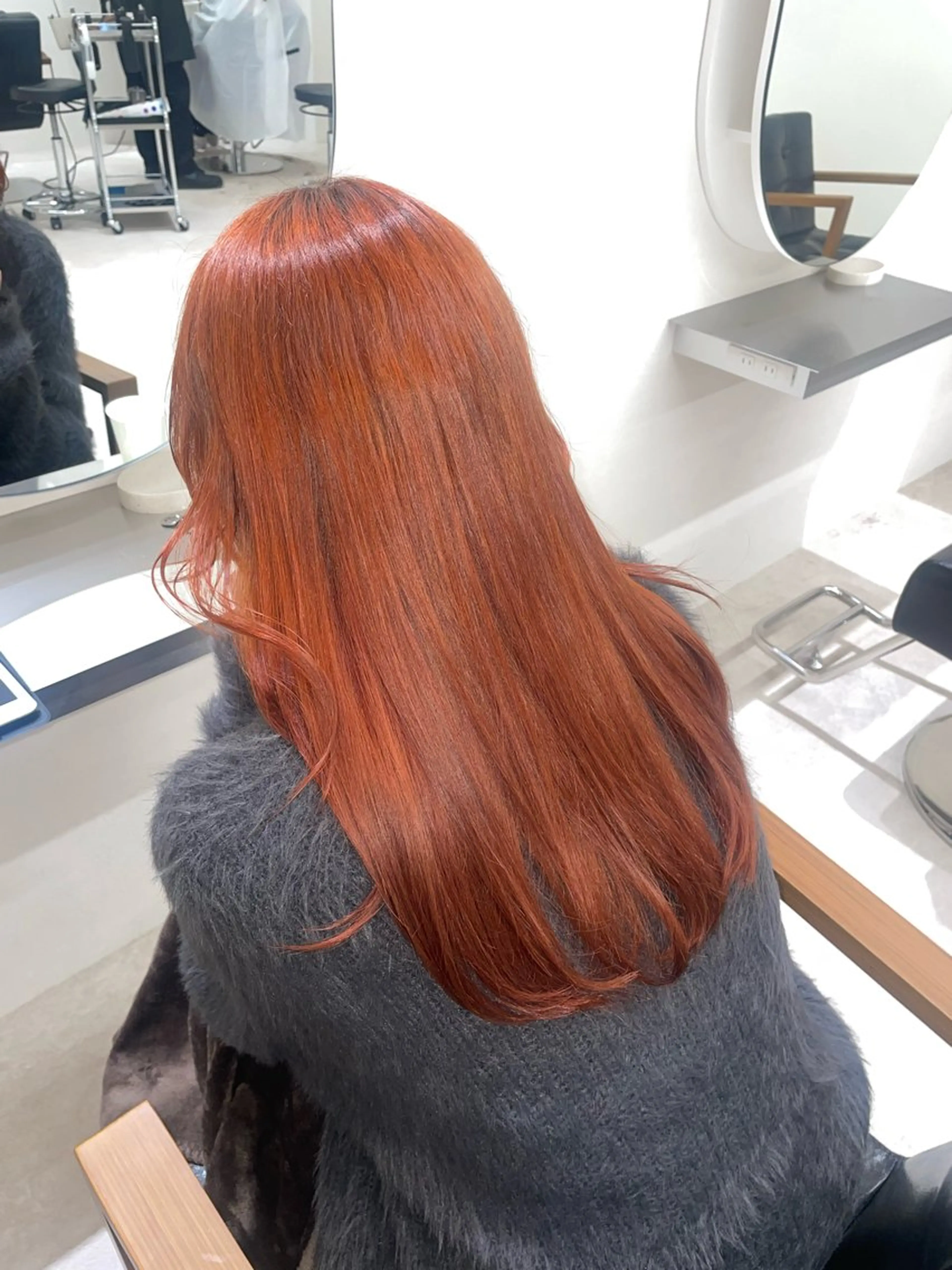 ロング ヘアカラー ヤスマル ミアカのヘアスタイル