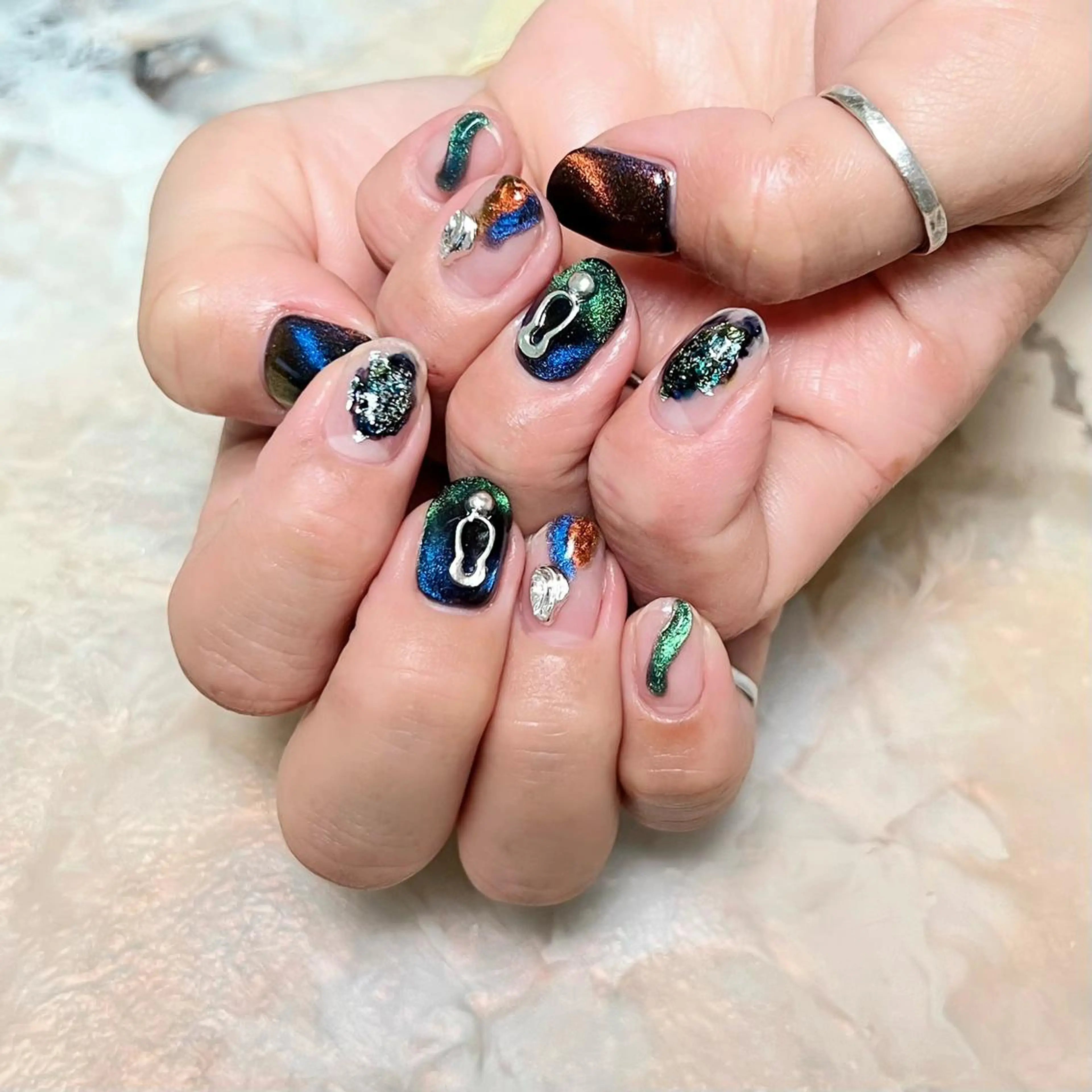 ネイル オーロラネイル ジェルネイル ラメ(グリッター) マグネットネイル ニュアンスネイル gemickle nailのネイルデザイン