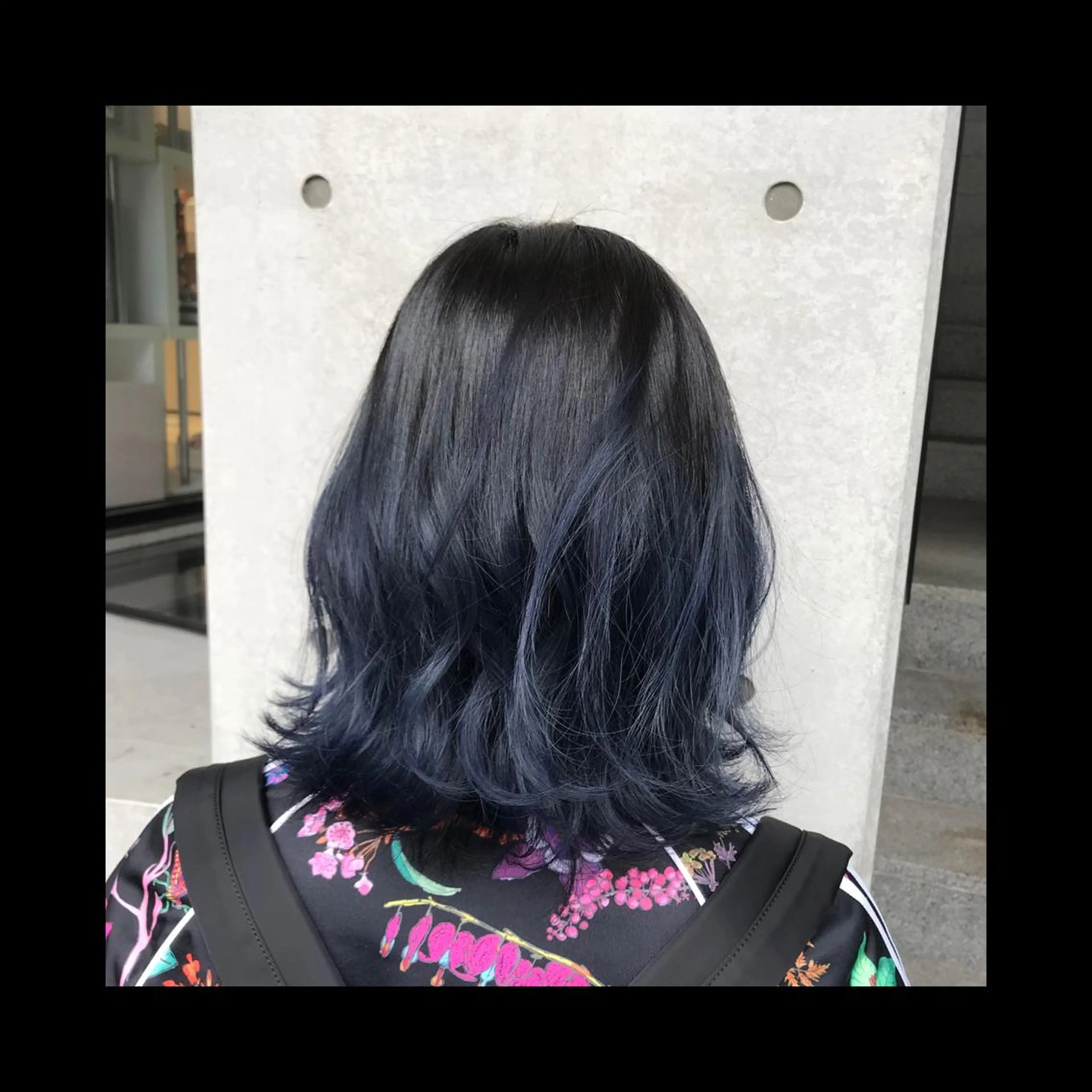 ミディアム ヘアカラー 及川シゲル 髪質改善講師のヘアスタイル